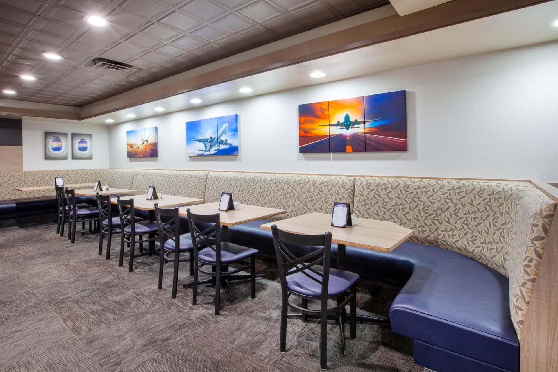Wingate by Wyndham Detroit Metro Airport gallery photo in Romulus, MI — image 8