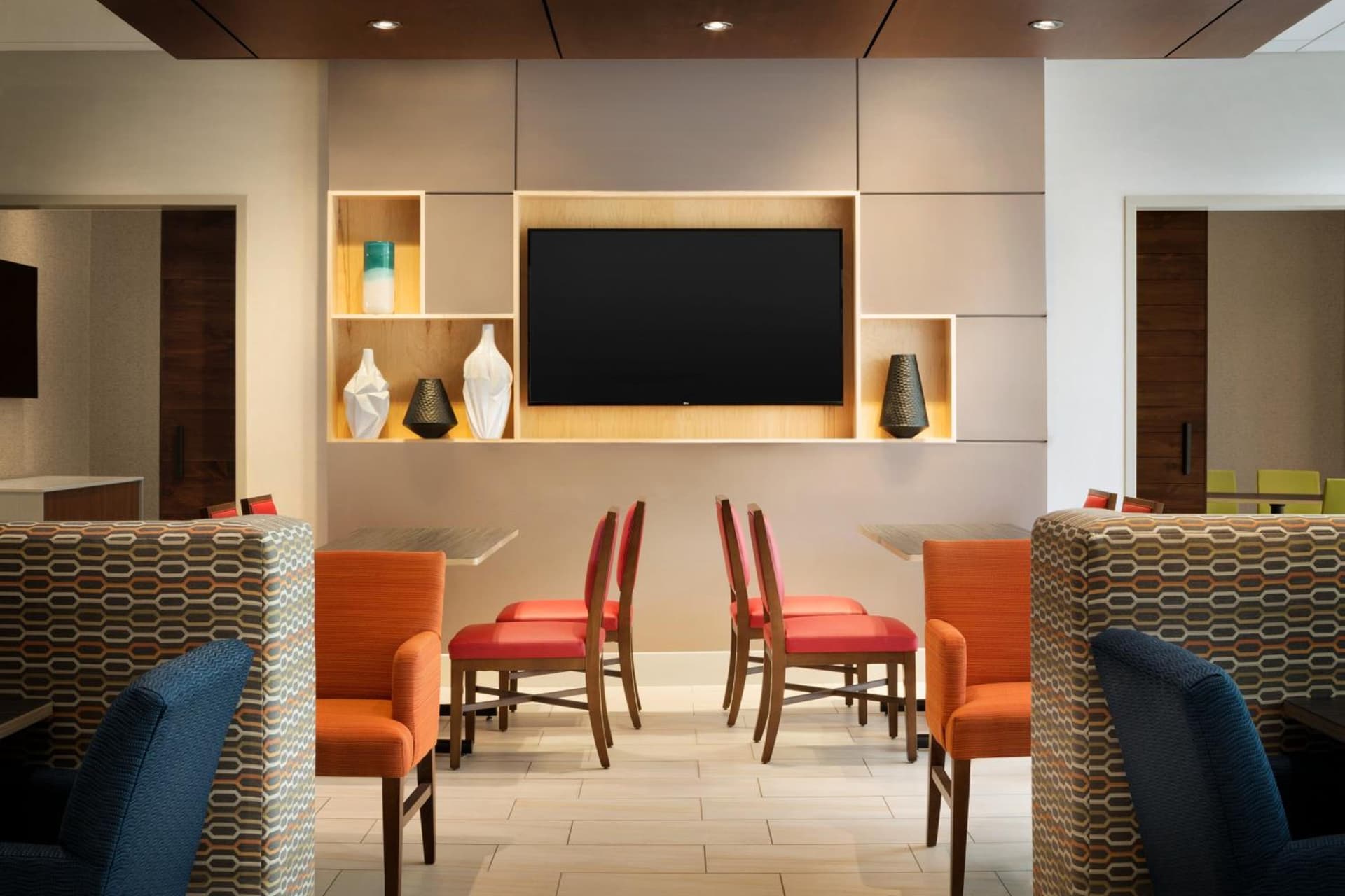 Holiday Inn Express & Suites Allen Park by IHG interior in Allen Park, MI — gallery photo 2