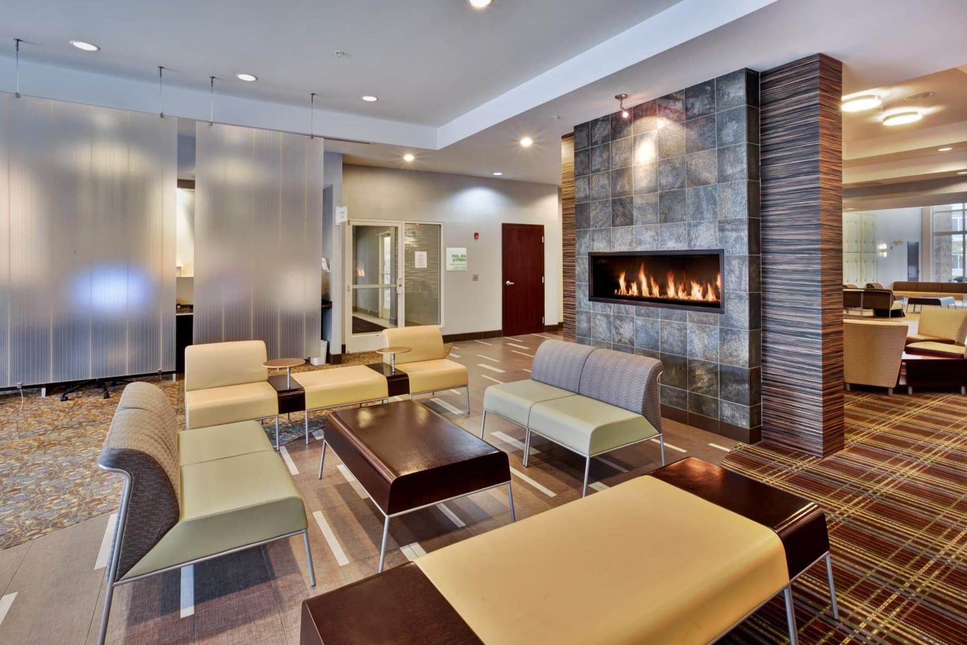 Holiday Inn Detroit Metro Airport by IHG gallery photo in Romulus, MI — image 48