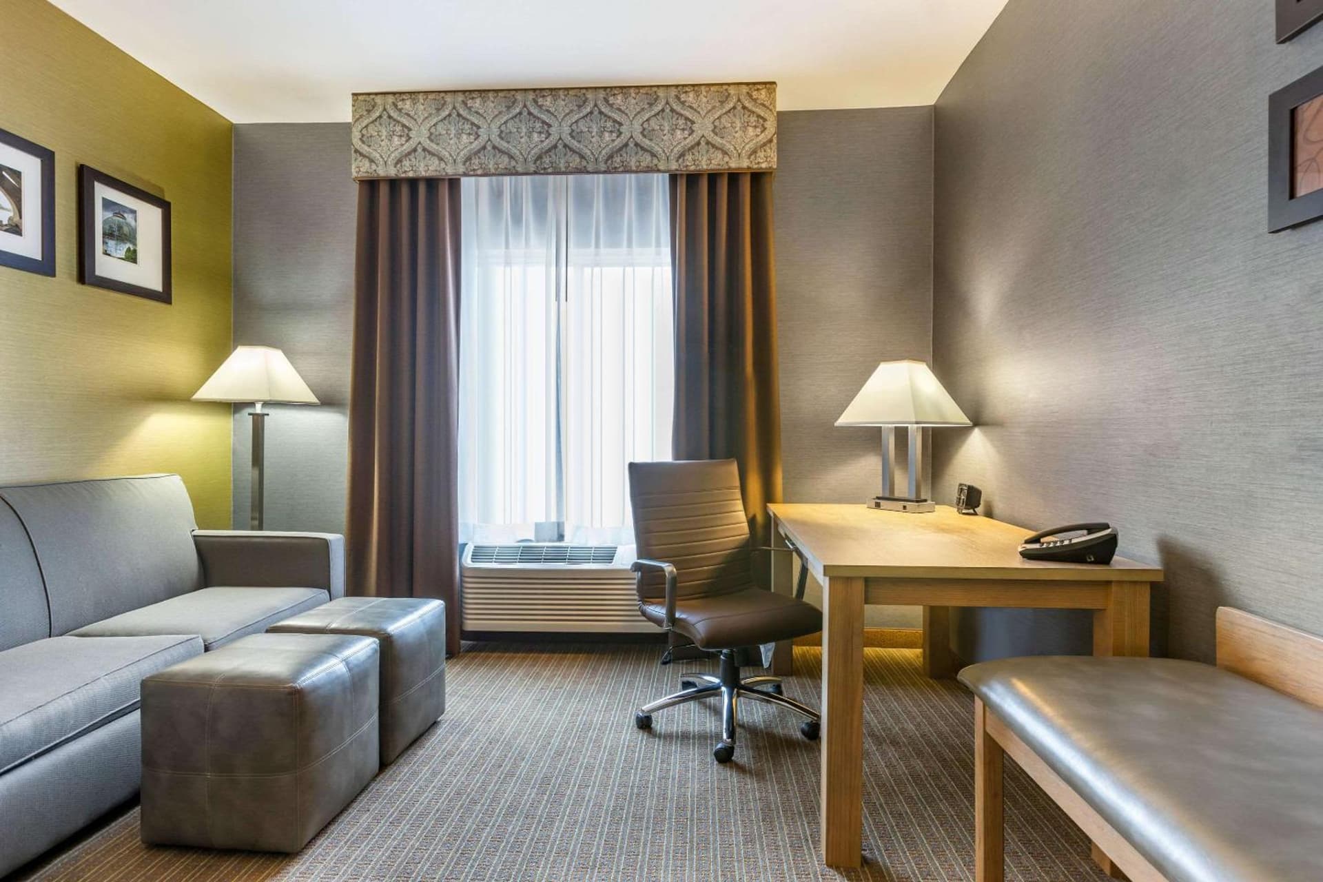 Comfort Suites Southgate-Detroit gallery photo in Southgate, MI — image 7