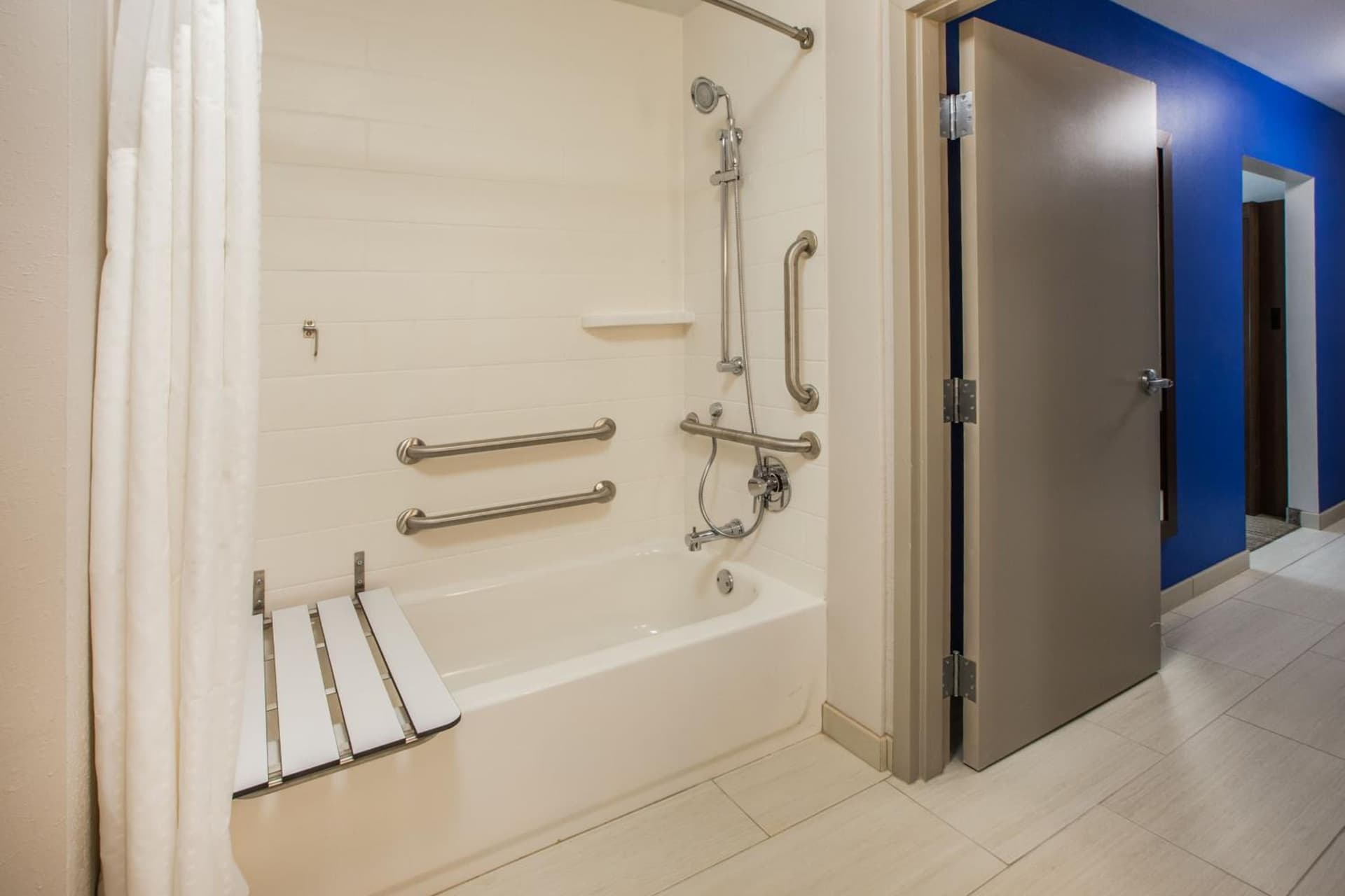 Holiday Inn Express & Suites - Ann Arbor - University South by IHG gallery photo in Ann Arbor, MI — image 37