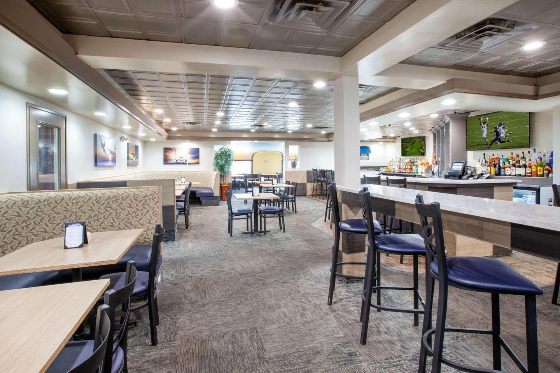 Wingate by Wyndham Detroit Metro Airport gallery photo in Romulus, MI — image 13