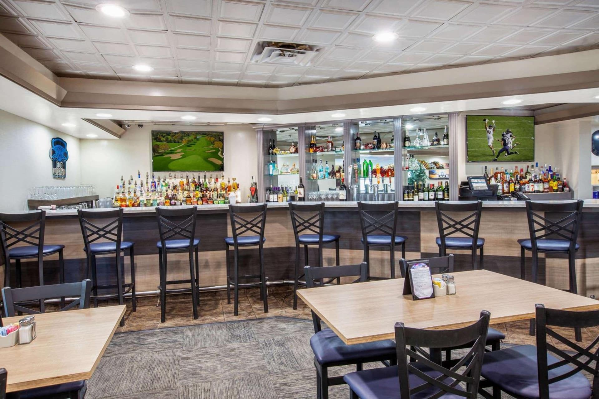 Wingate by Wyndham Detroit Metro Airport gallery photo in Romulus, MI — image 17