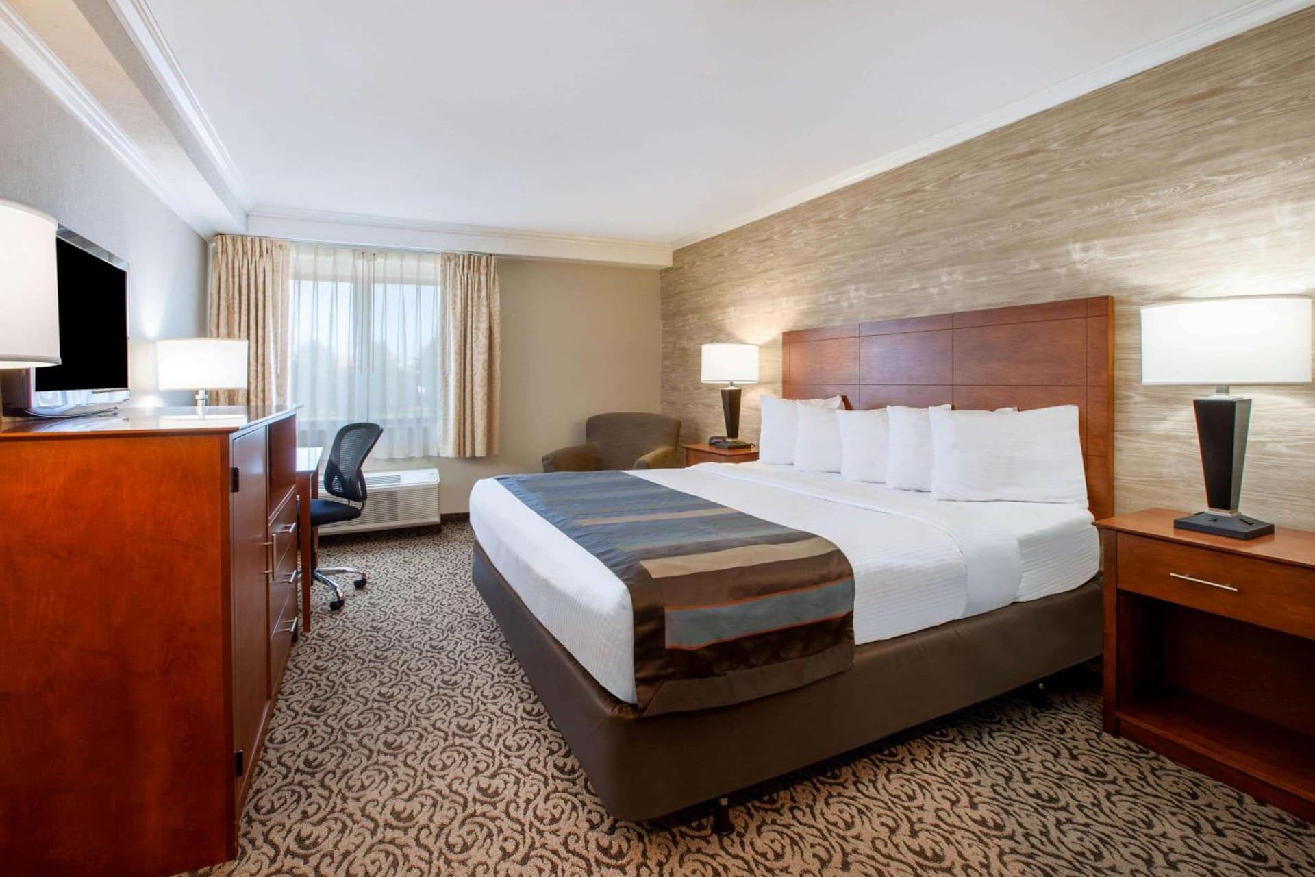 Wingate by Wyndham Detroit Metro Airport gallery photo in Romulus, MI — image 44