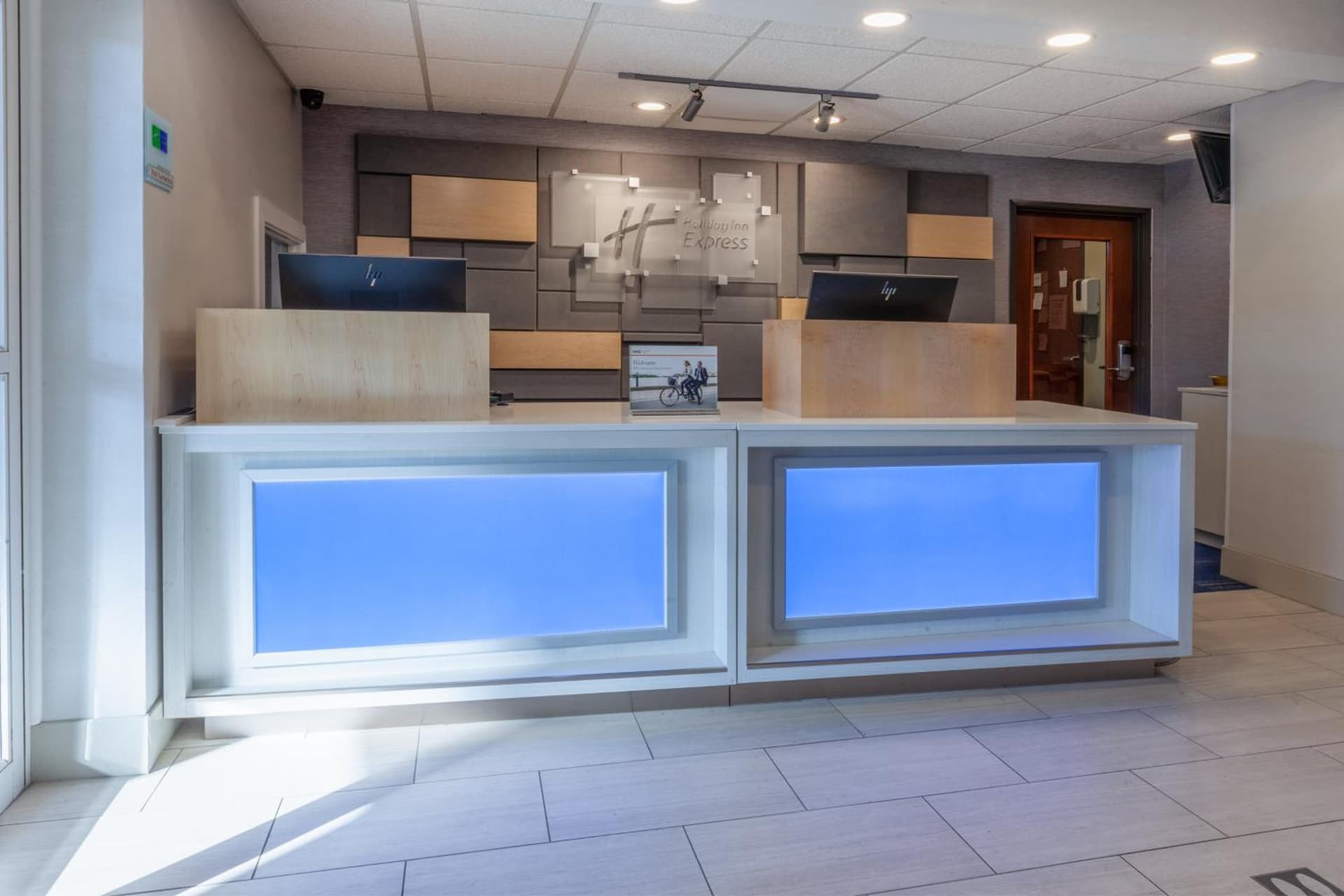 Holiday Inn Express Hotel & Suites Woodhaven by IHG gallery photo in Woodhaven, MI — image 52