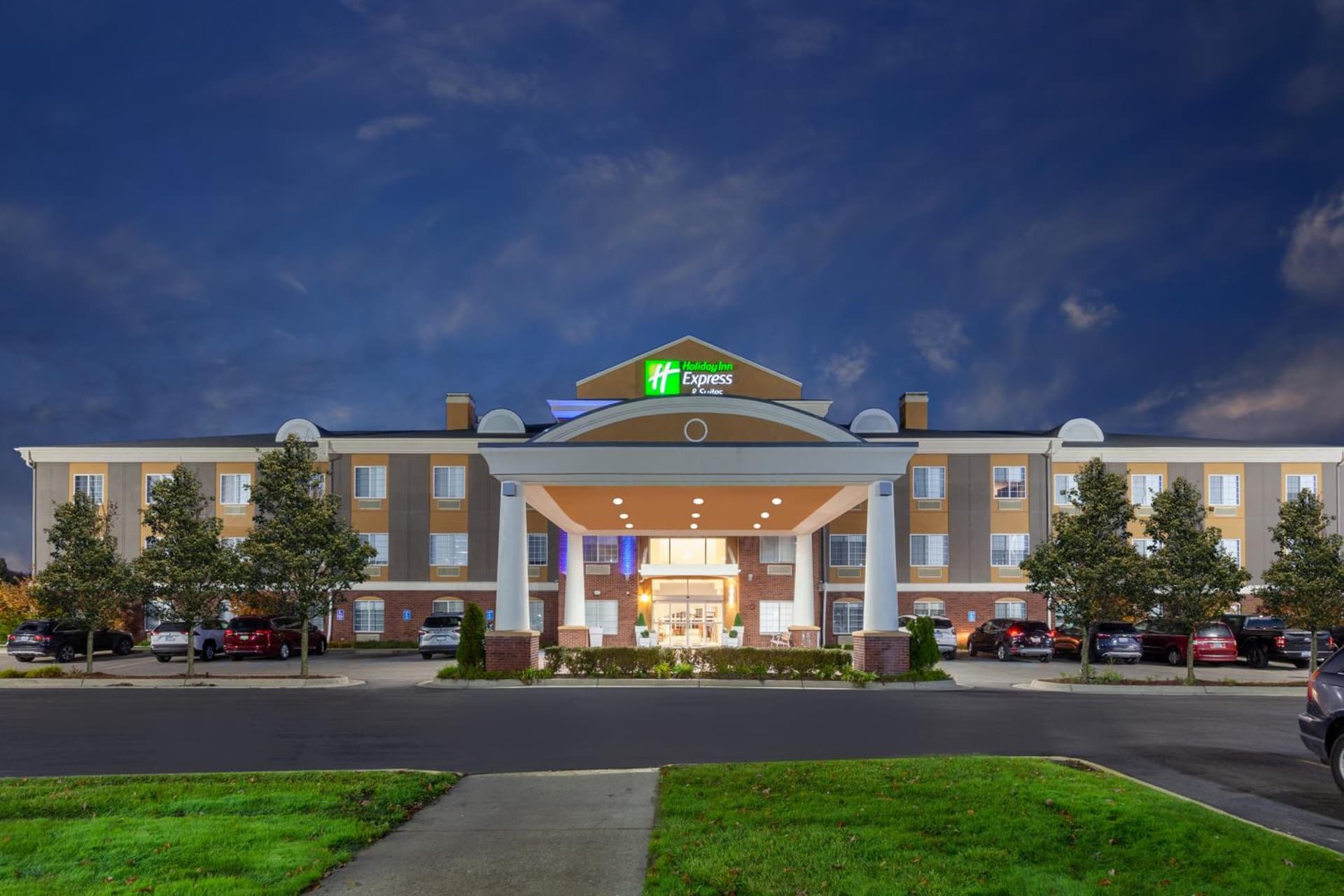 Holiday Inn Express Hotel & Suites Woodhaven by IHG exterior or lobby in Woodhaven, MI — main listing photo
