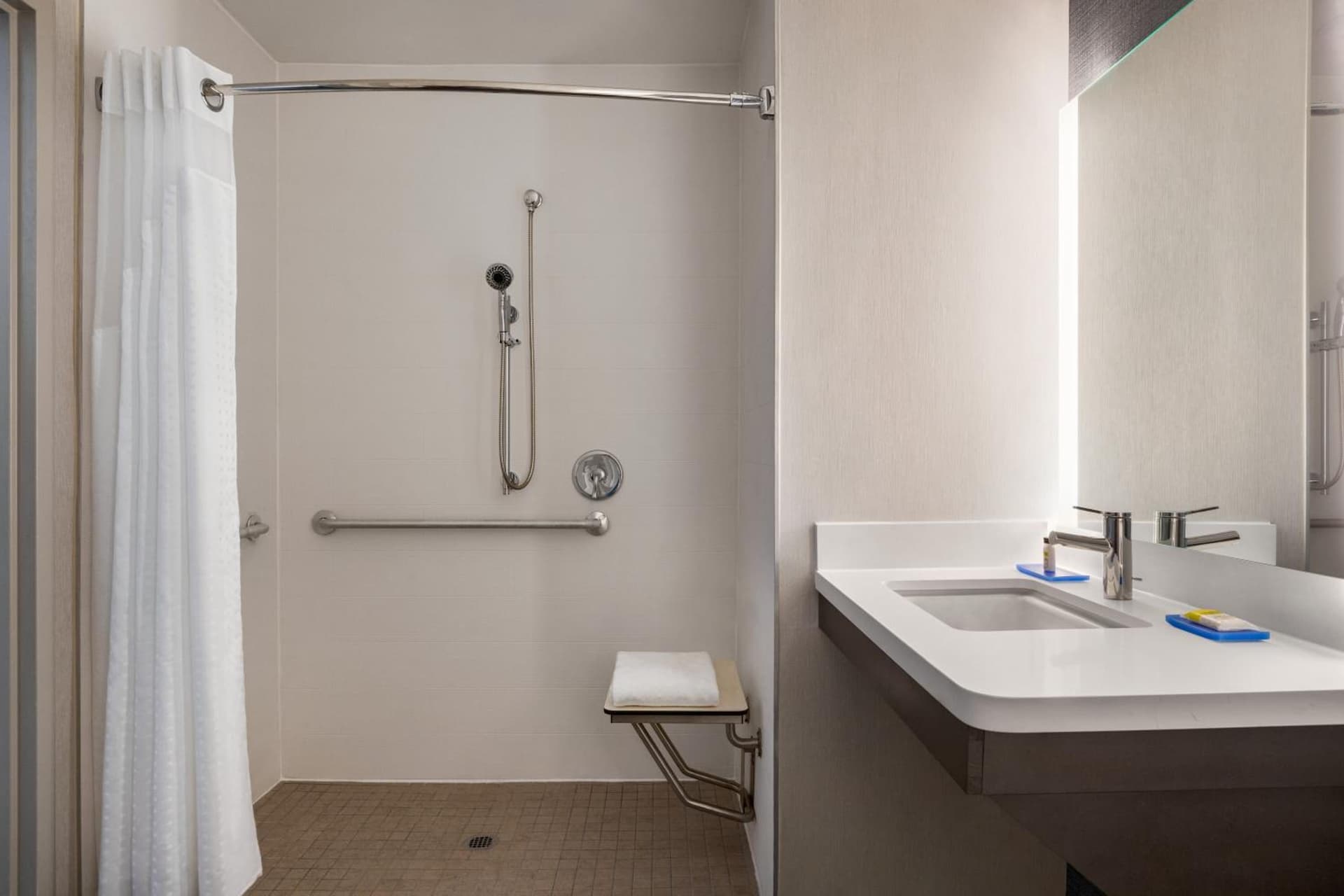 Holiday Inn Express & Suites Denver Airport by IHG gallery photo in Denver, CO — image 46