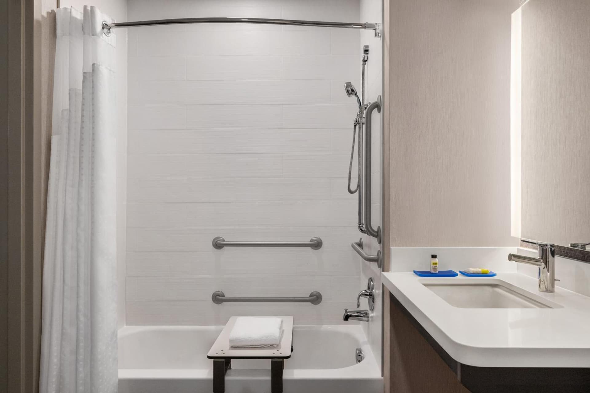 Holiday Inn Express & Suites Denver Airport by IHG gallery photo in Denver, CO — image 54