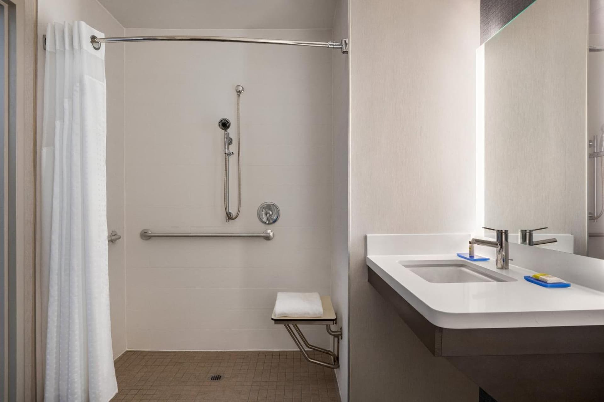 Holiday Inn Express & Suites Denver Airport by IHG gallery photo in Denver, CO — image 15