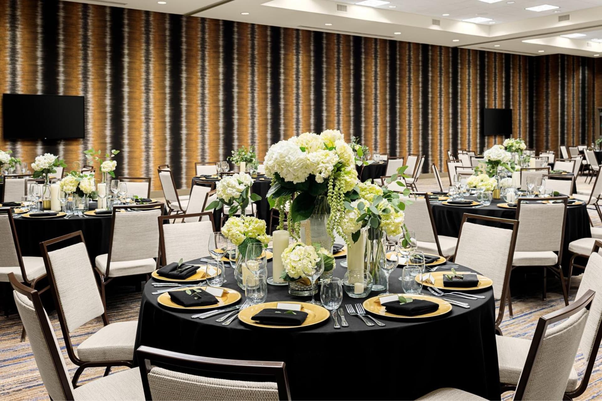 Courtyard by Marriott Dallas Downtown/Reunion District property photo 43 of 51 in Dallas, Texas
