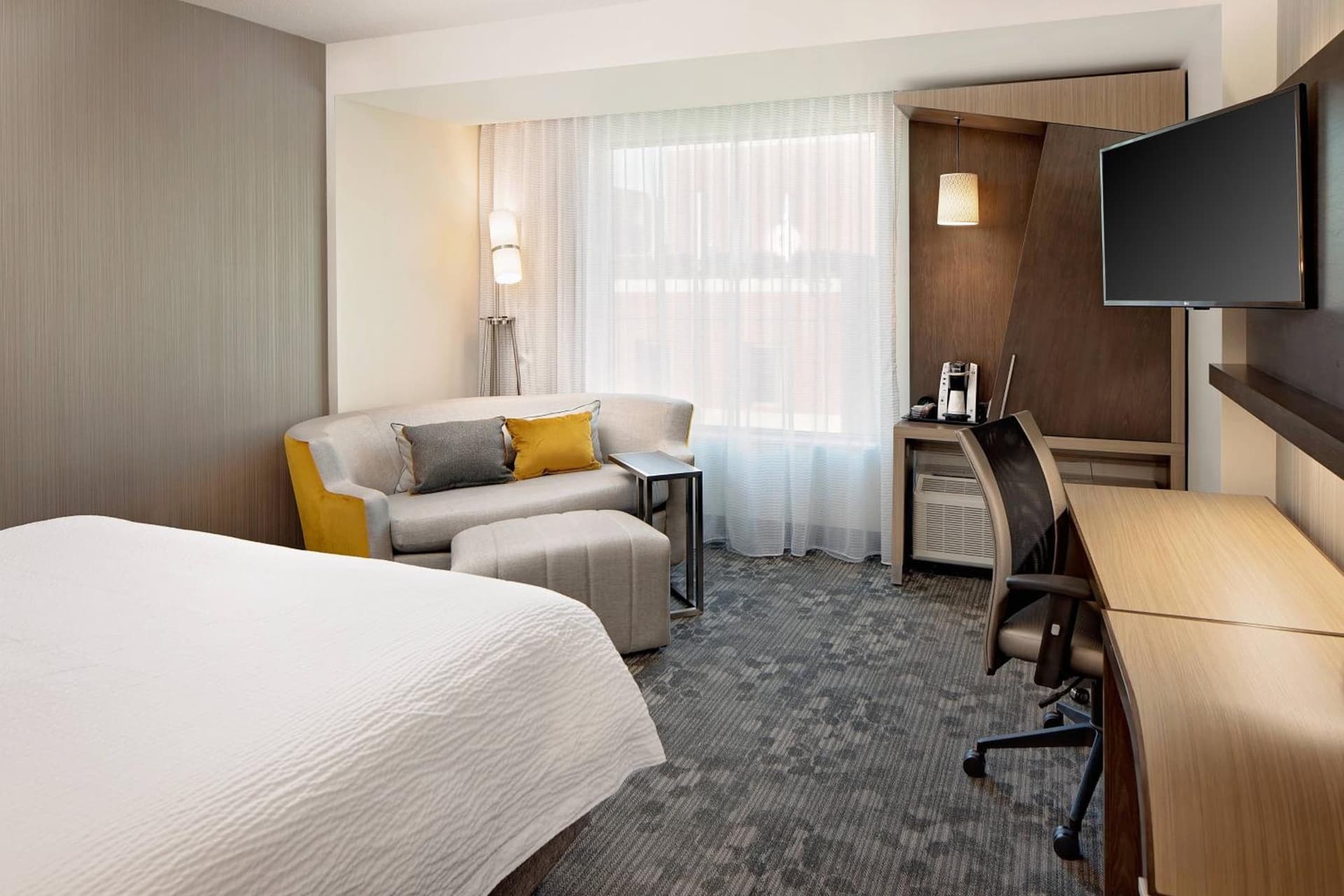 Courtyard by Marriott Dallas Downtown/Reunion District property photo 32 of 51 in Dallas, Texas