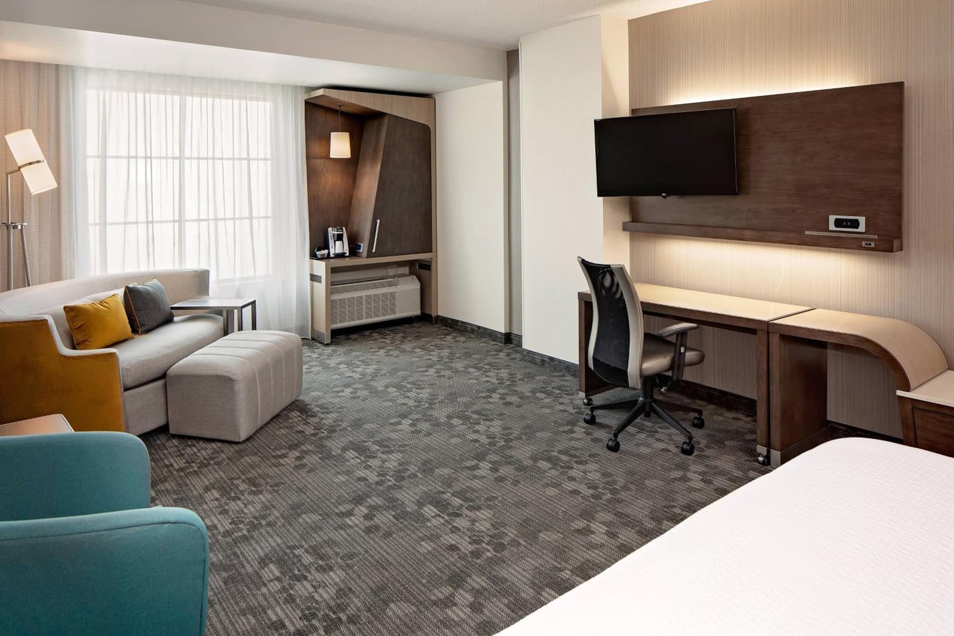 Courtyard by Marriott Dallas Downtown/Reunion District property photo 13 of 51 in Dallas, Texas