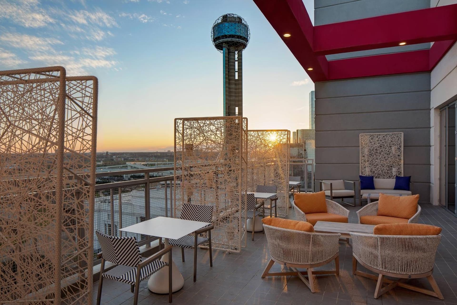 Courtyard by Marriott Dallas Downtown/Reunion District property photo 10 of 51 in Dallas, Texas