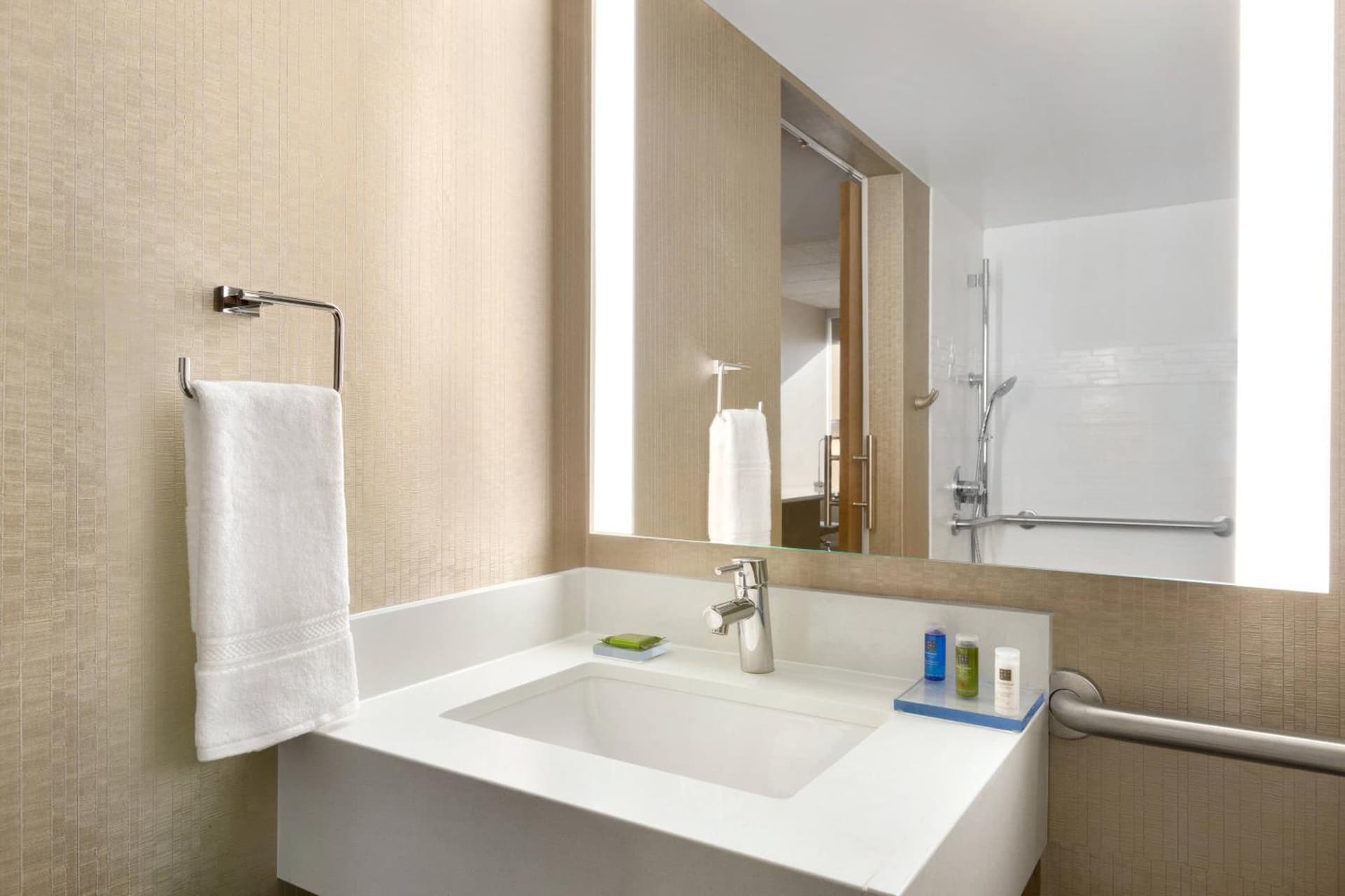 Skyline Hotel Detroit Airport, SureStay Collection by Best Western gallery photo in Romulus, MI — image 15