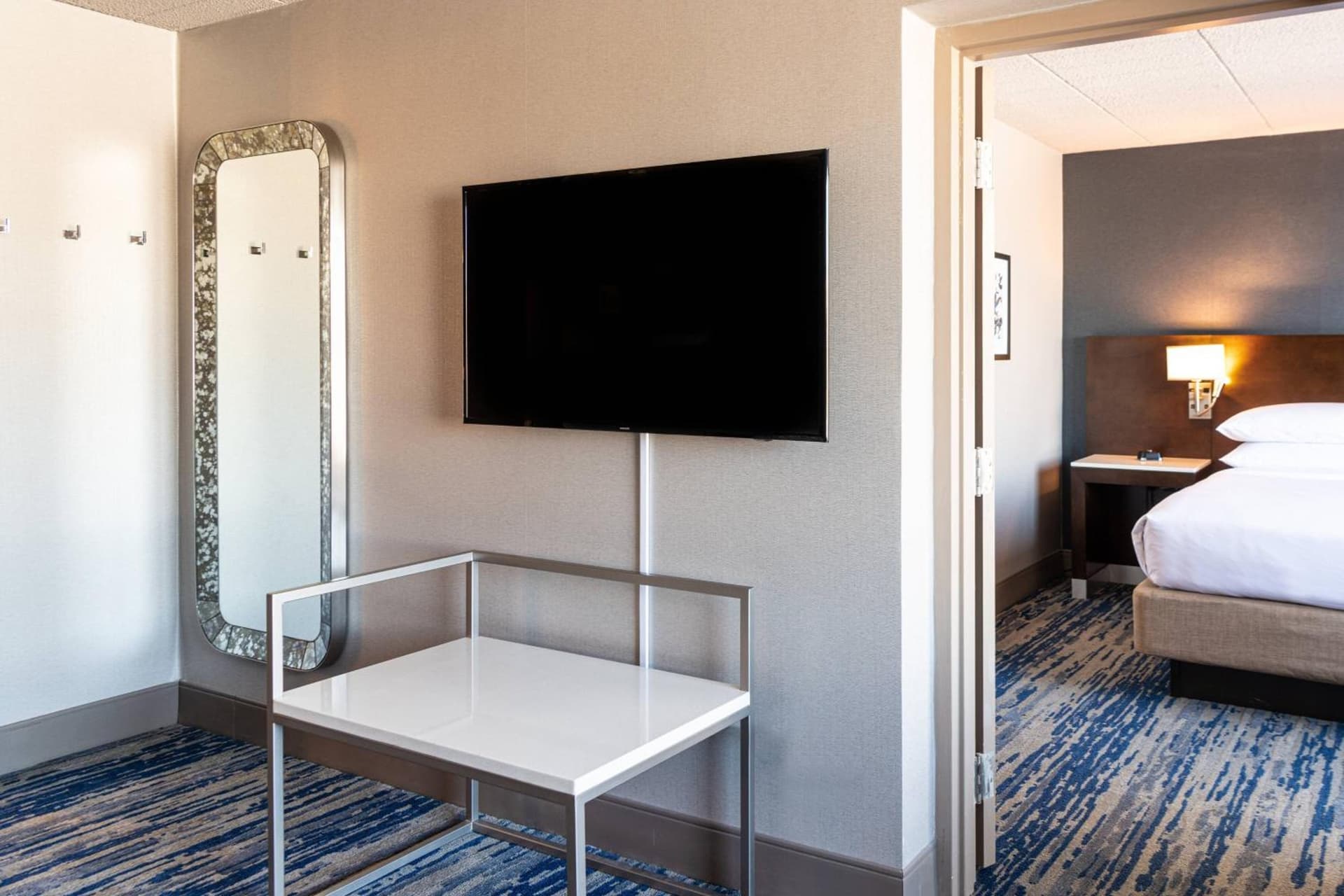 Skyline Hotel Detroit Airport, SureStay Collection by Best Western property views in Romulus, MI — gallery photo 3