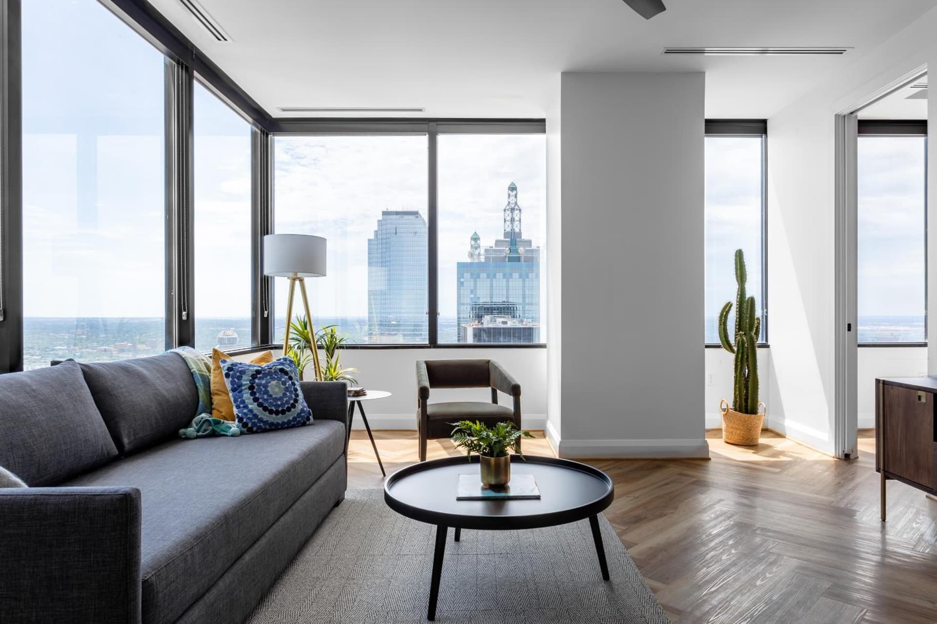 Mint House Dallas Downtown By Kasa apartment living area in Dallas, Texas