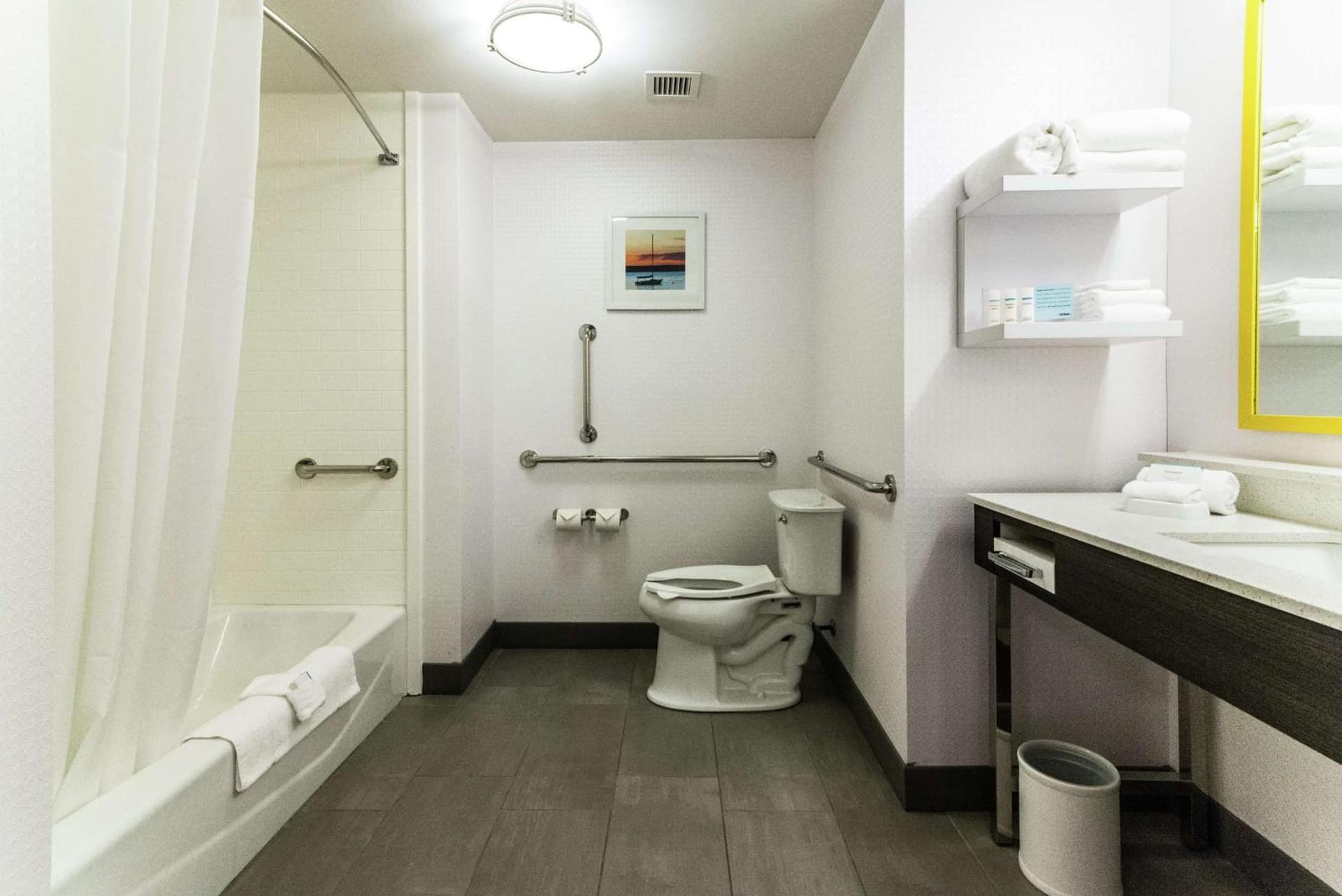 Hampton Inn & Suites - Allen Park gallery photo in Allen Park, MI — image 9