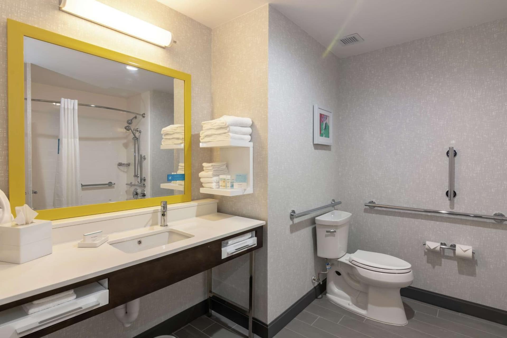 Hampton Inn & Suites Dallas East gallery photo in Dallas, TX — image 29
