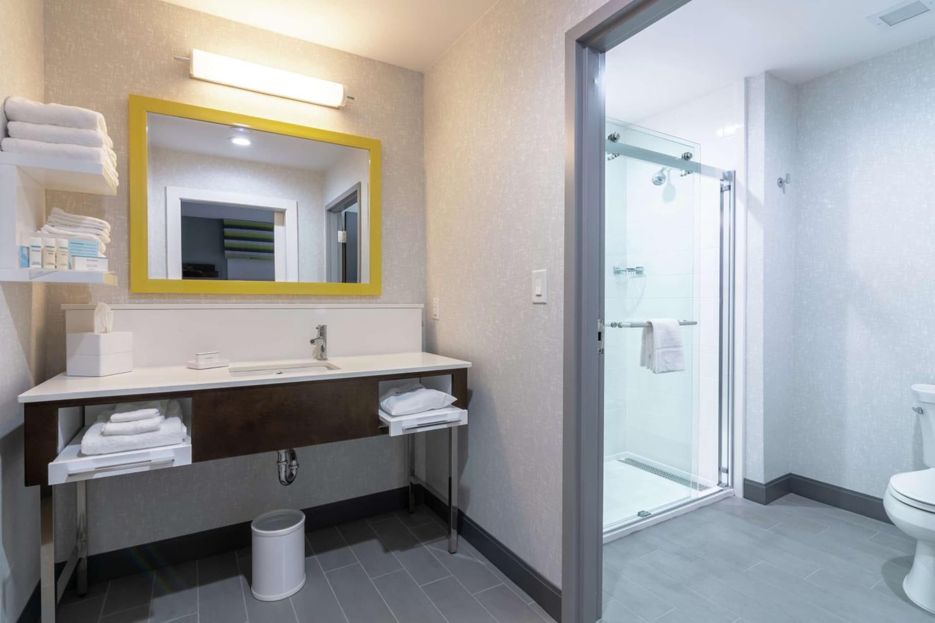 Hampton Inn & Suites Dallas East gallery photo in Dallas, TX — image 26
