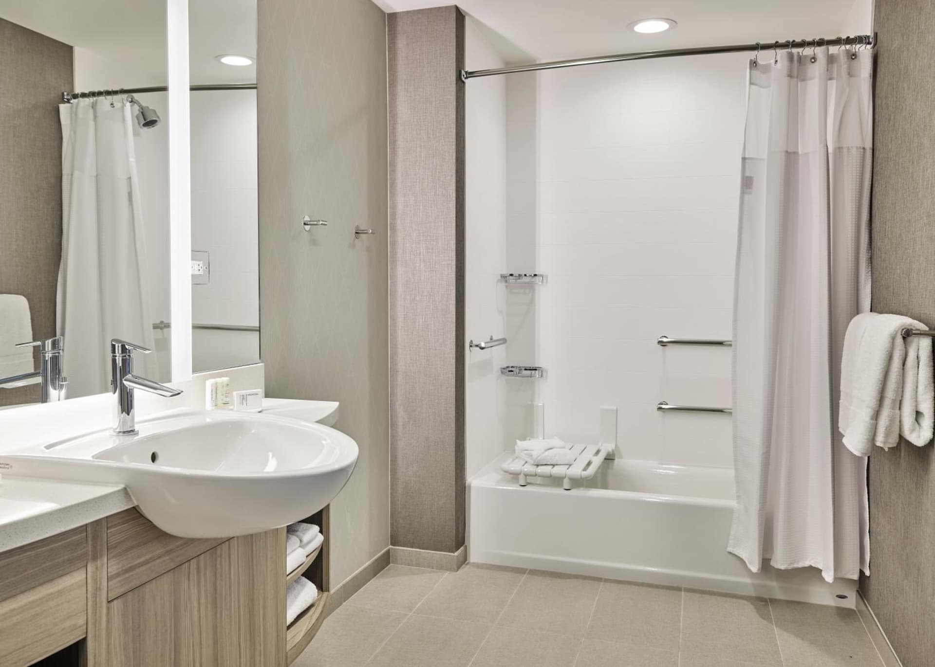 SpringHill Suites by Marriott Chicago Chinatown interior in Chicago, IL — gallery photo 2