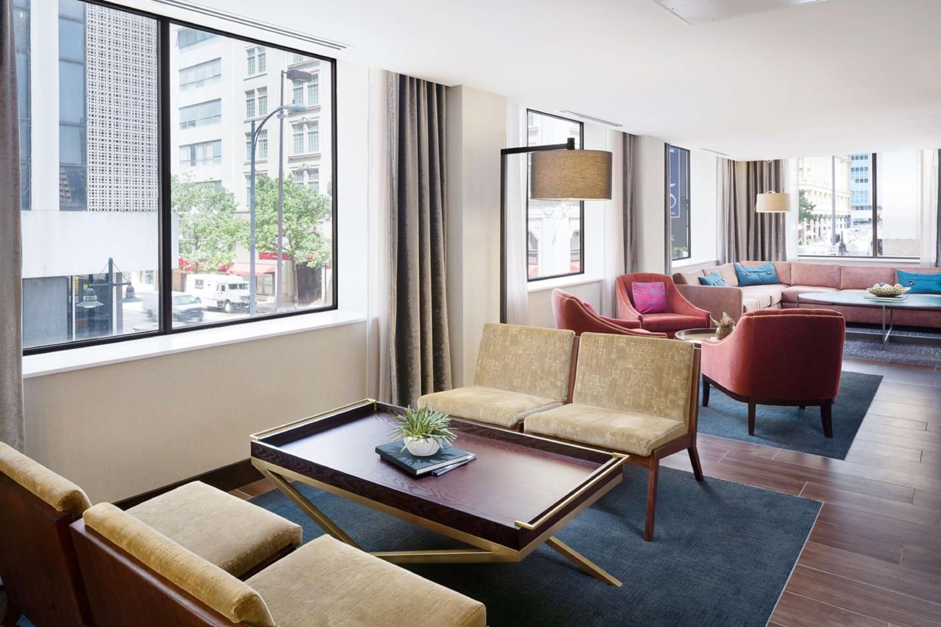 Hampton Inn & Suites Dallas Downtown studio suite in Dallas, Texas