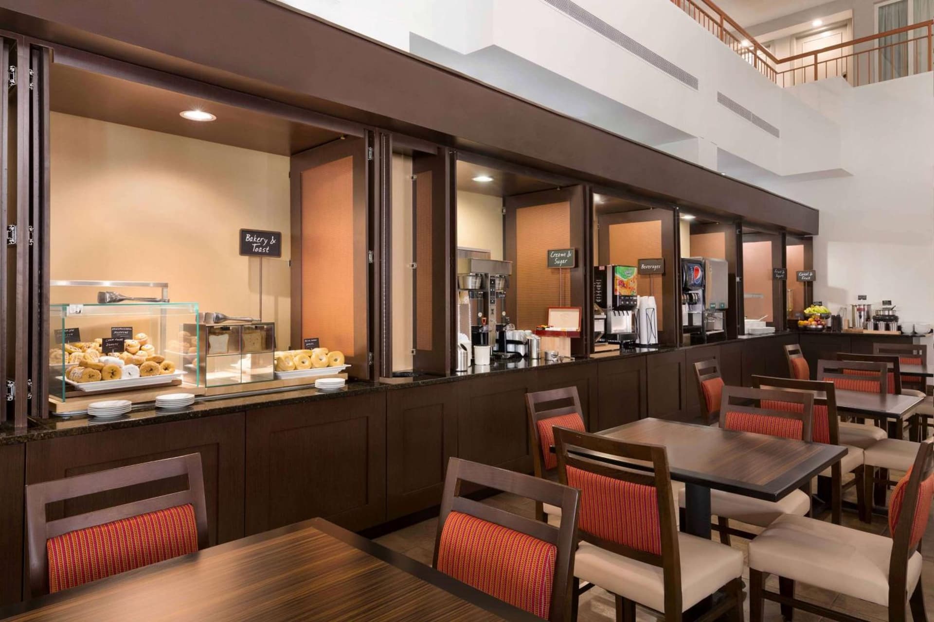 Embassy Suites by Hilton Baltimore at BWI Airport gallery photo in Linthicum Heights, MD — image 50