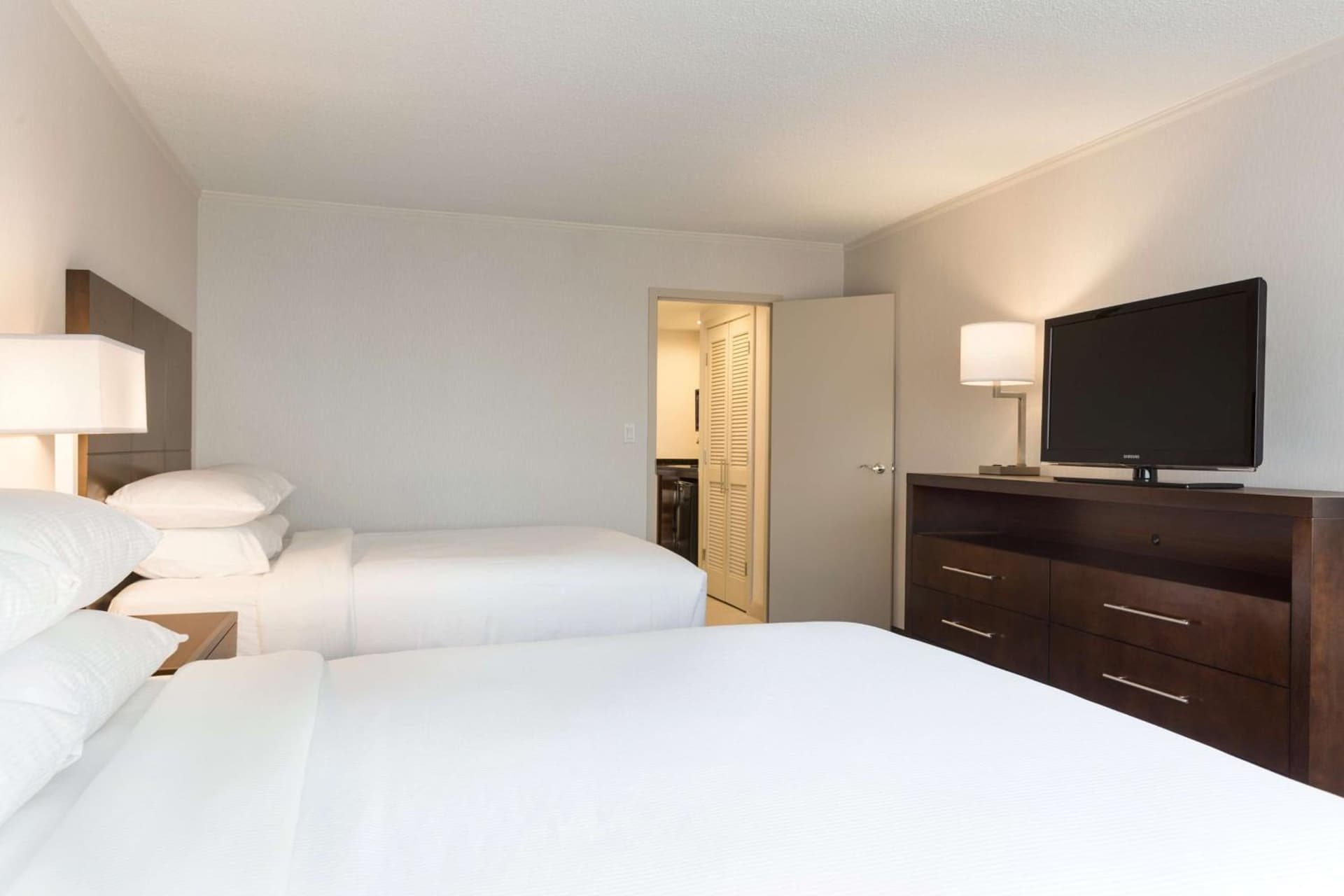 Embassy Suites by Hilton Baltimore at BWI Airport gallery photo in Linthicum Heights, MD — image 43