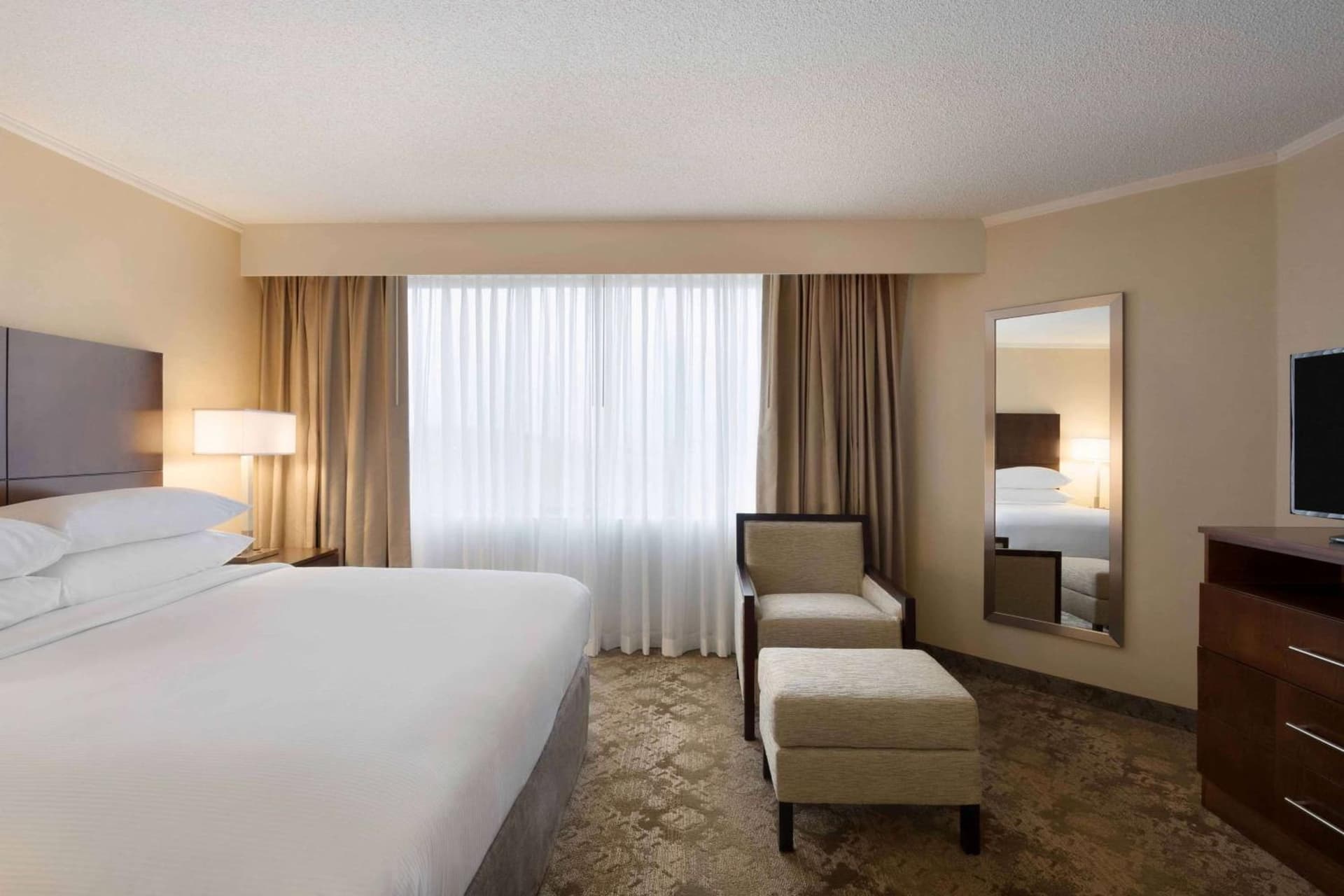 Embassy Suites by Hilton Baltimore at BWI Airport gallery photo in Linthicum Heights, MD — image 41