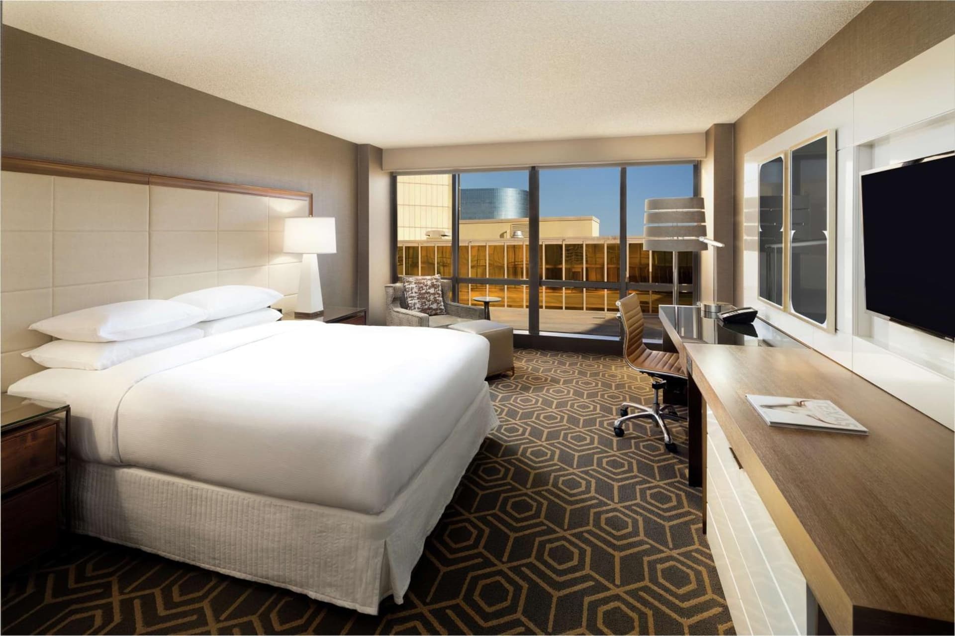 DoubleTree by Hilton Hotel Dallas Campbell Centre property photo 26 of 61 in Dallas, Texas