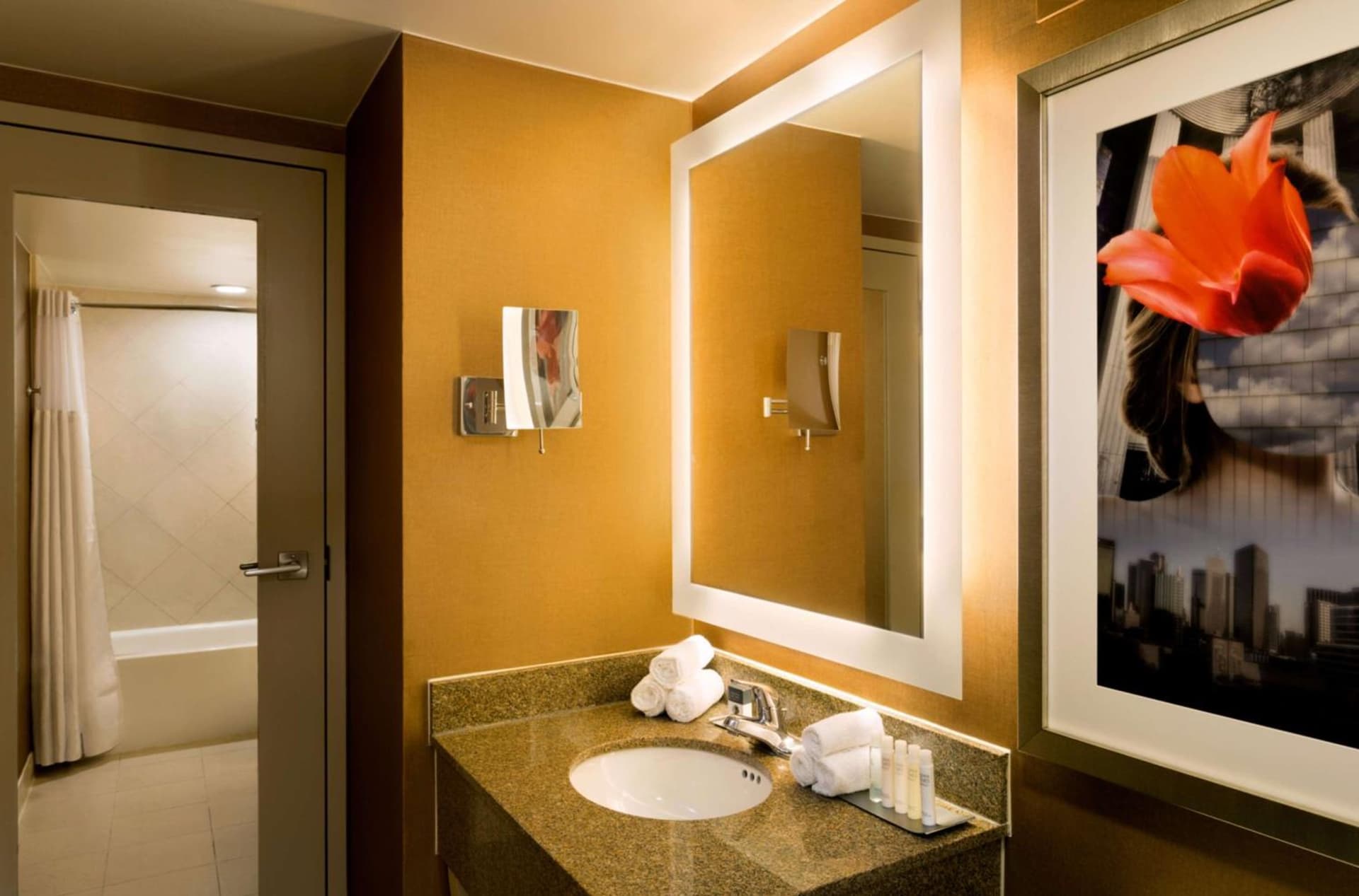 DoubleTree by Hilton Hotel Dallas Campbell Centre property photo 14 of 61 in Dallas, Texas