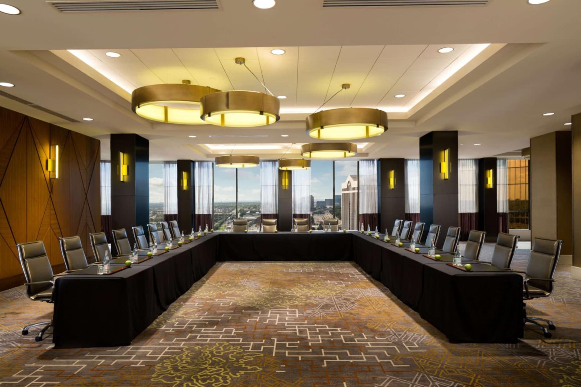 DoubleTree by Hilton Hotel Dallas Campbell Centre property photo 8 of 61 in Dallas, Texas