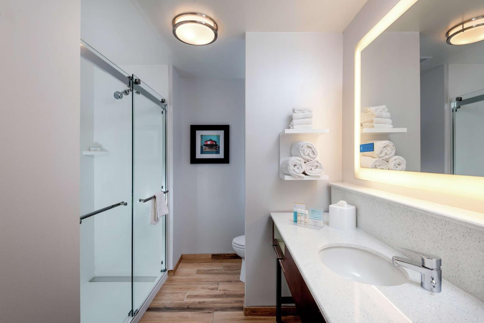 Hampton Inn Baltimore Bayview Campus gallery photo in Baltimore, MD — image 4