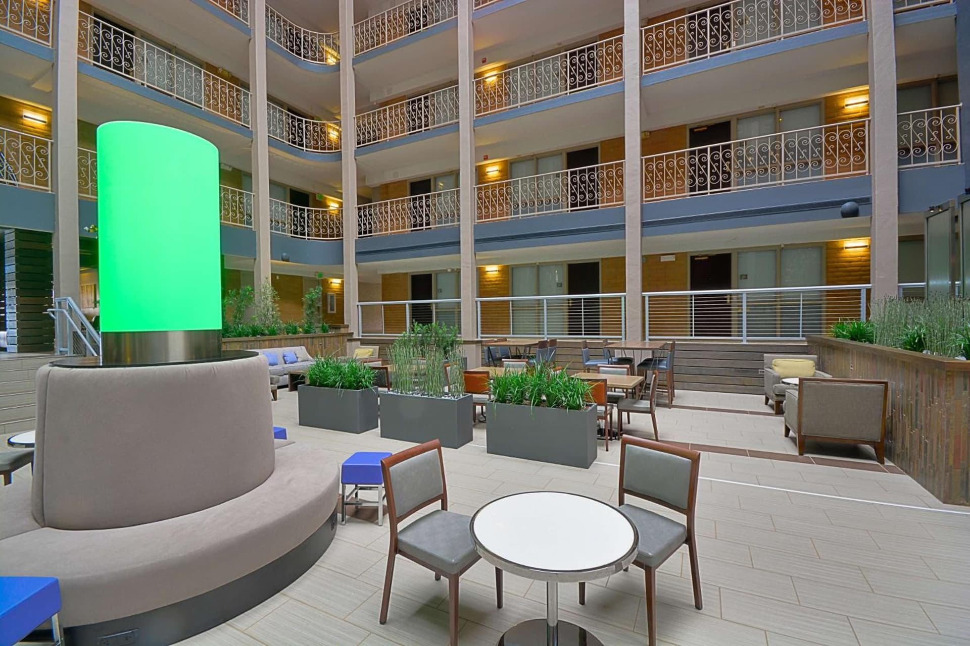 Embassy Suites by Hilton Denver Central Park gallery photo in Denver, CO — image 20