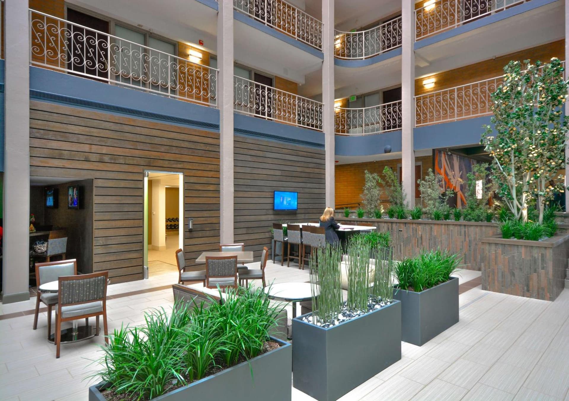Embassy Suites by Hilton Denver Central Park gallery photo in Denver, CO — image 22