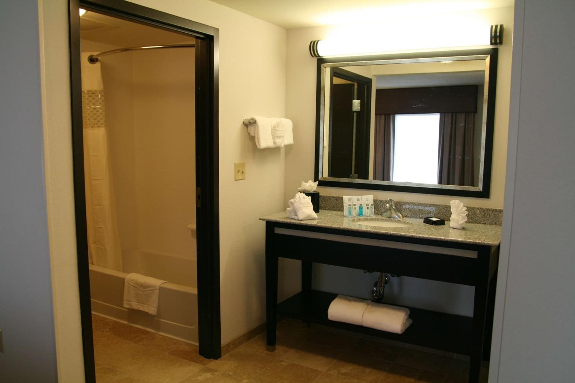 Hampton Inn & Suites Dallas Downtown property photo 46 of 50 in Dallas, Texas