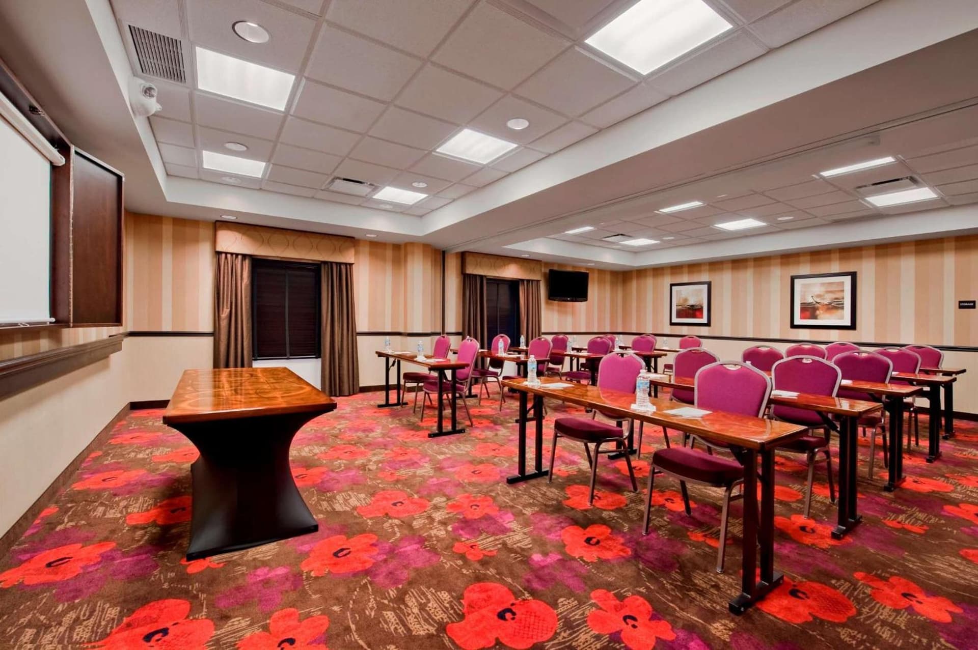 Hampton Inn & Suites Dallas Downtown property photo 37 of 50 in Dallas, Texas