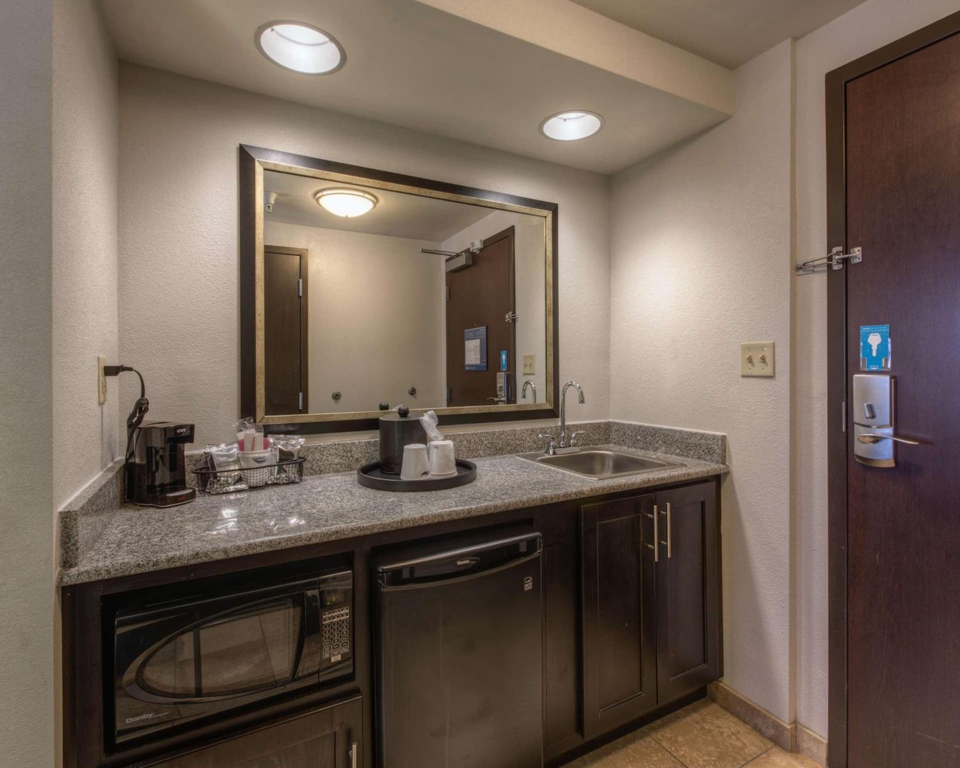 Hampton Inn & Suites Dallas Downtown studio suite in Dallas, Texas