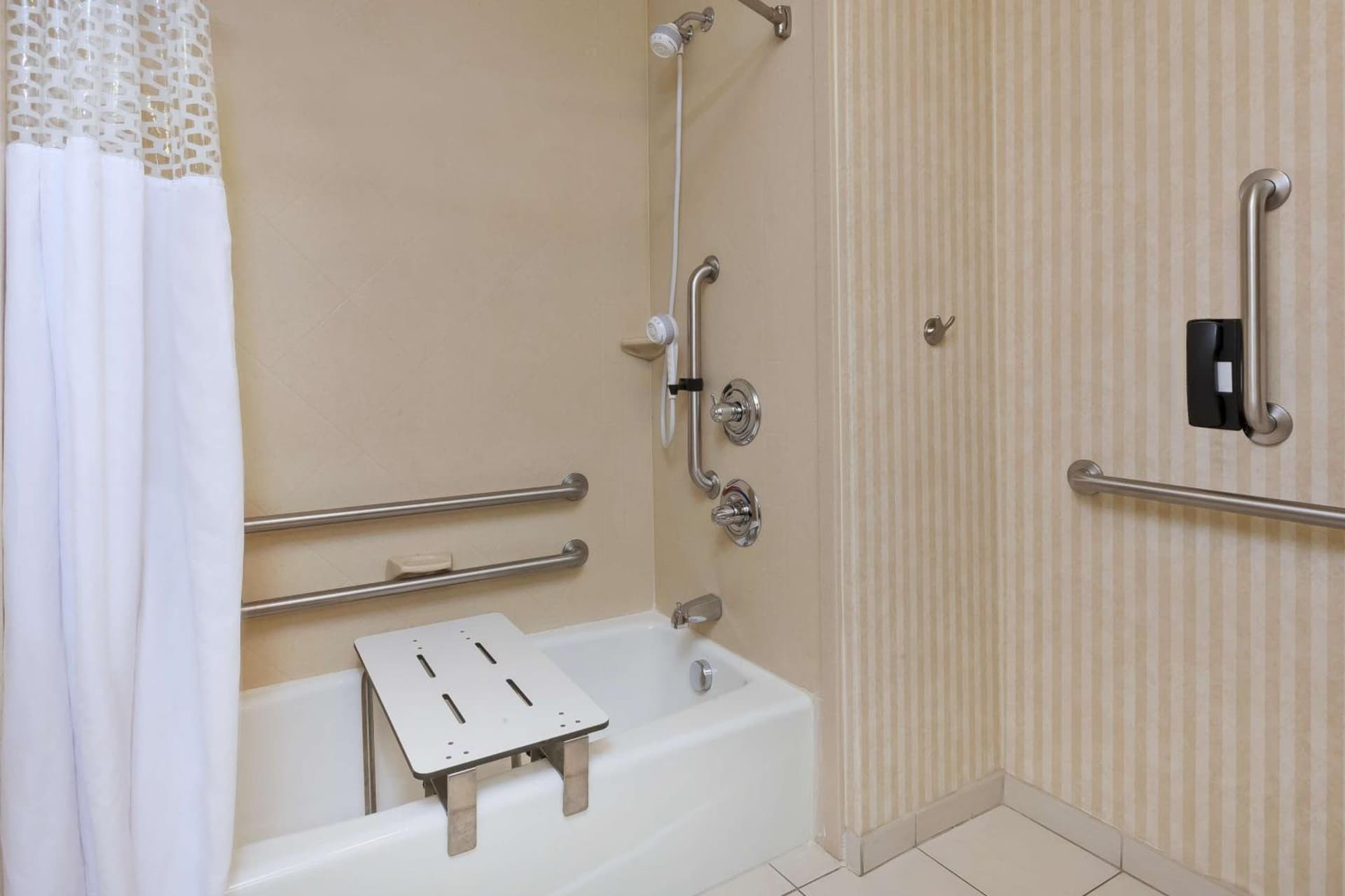 Hampton Inn Detroit/Southgate gallery photo in Southgate, MI — image 26