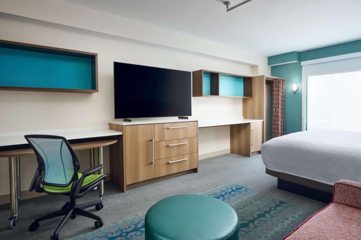 Home2 Suites By Hilton Towson interior in Towson, MD — gallery photo 2