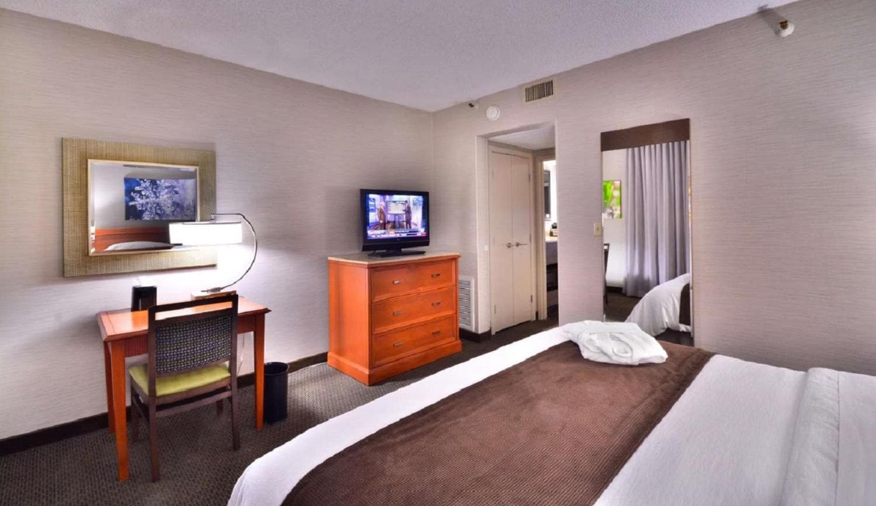 Embassy Suites by Hilton Denver Central Park gallery photo in Denver, CO — image 35