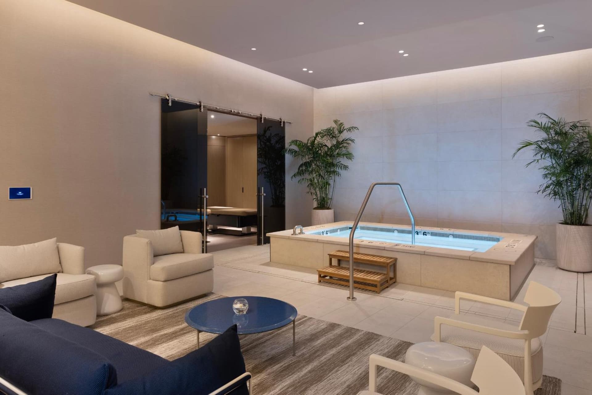 Fontainebleau Las Vegas, MICHELIN Key Award Hotel interior in Las Vegas, NV — gallery photo 2