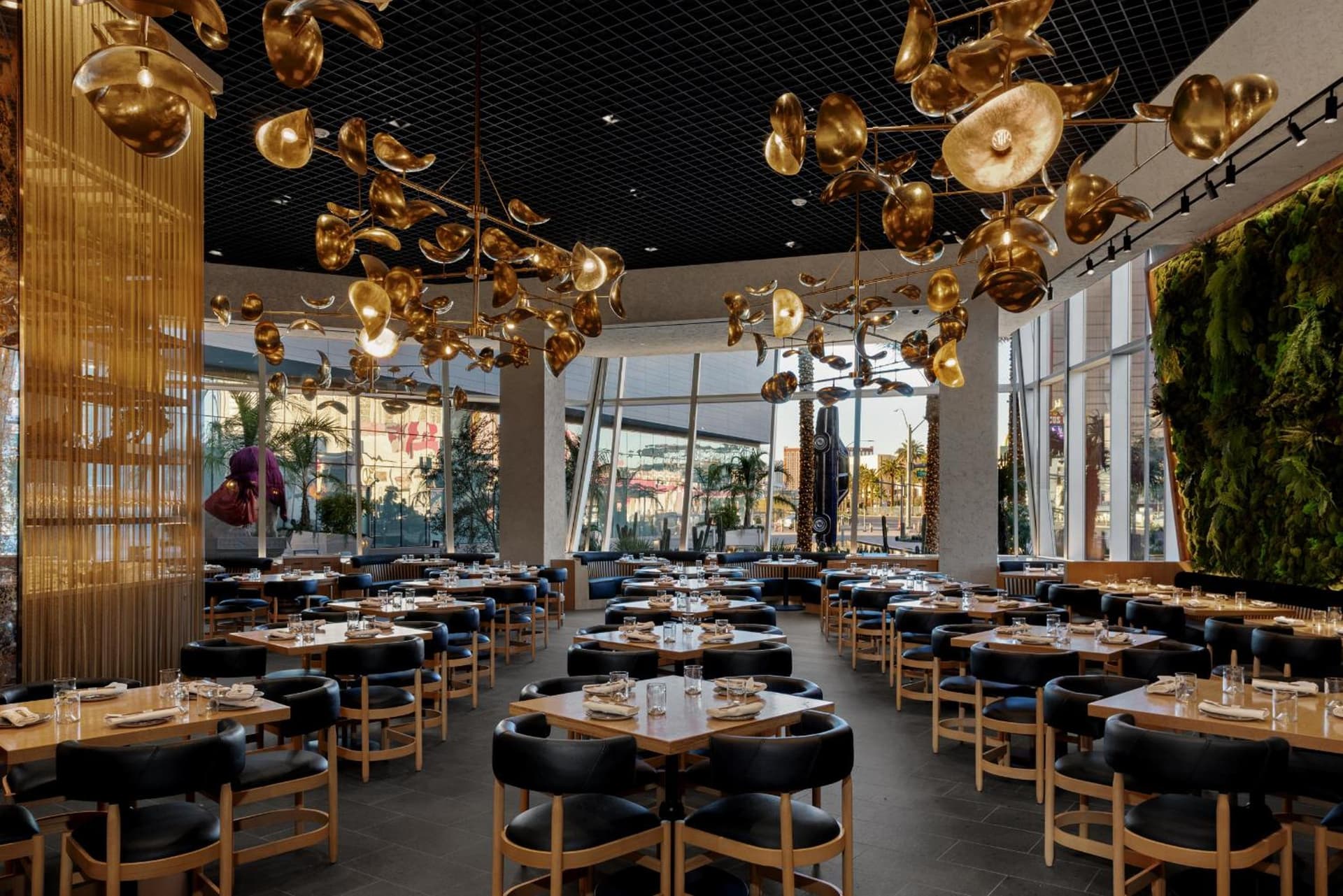 Fontainebleau Las Vegas, MICHELIN Key Award Hotel gallery photo in Las Vegas, NV — image 79