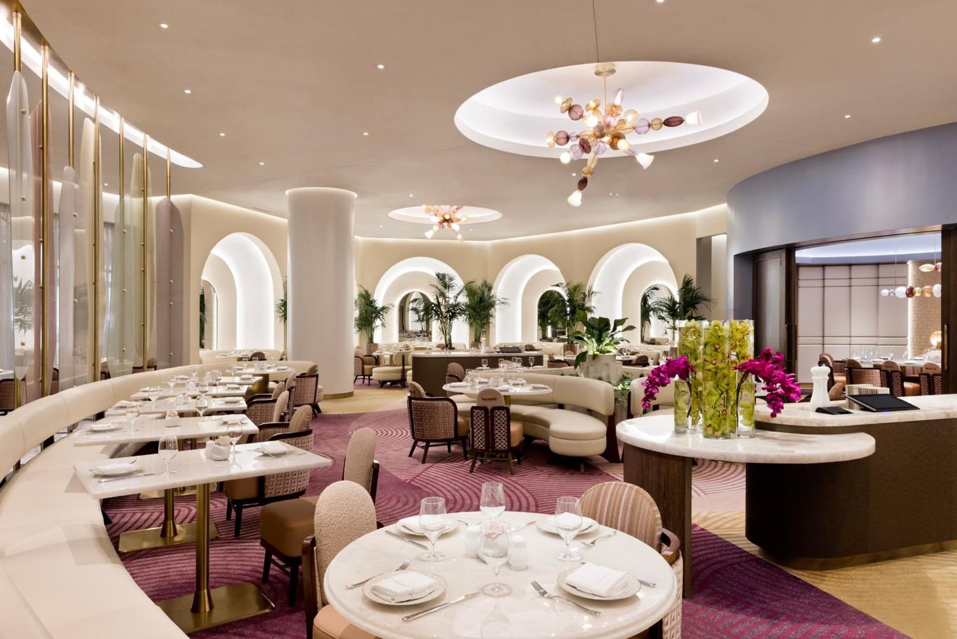 Fontainebleau Las Vegas, MICHELIN Key Award Hotel gallery photo in Las Vegas, NV — image 39