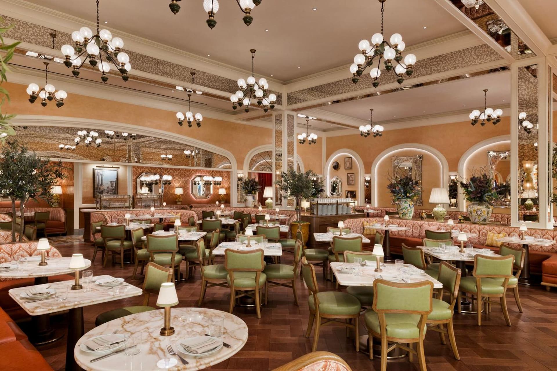 Fontainebleau Las Vegas, MICHELIN Key Award Hotel gallery photo in Las Vegas, NV — image 57