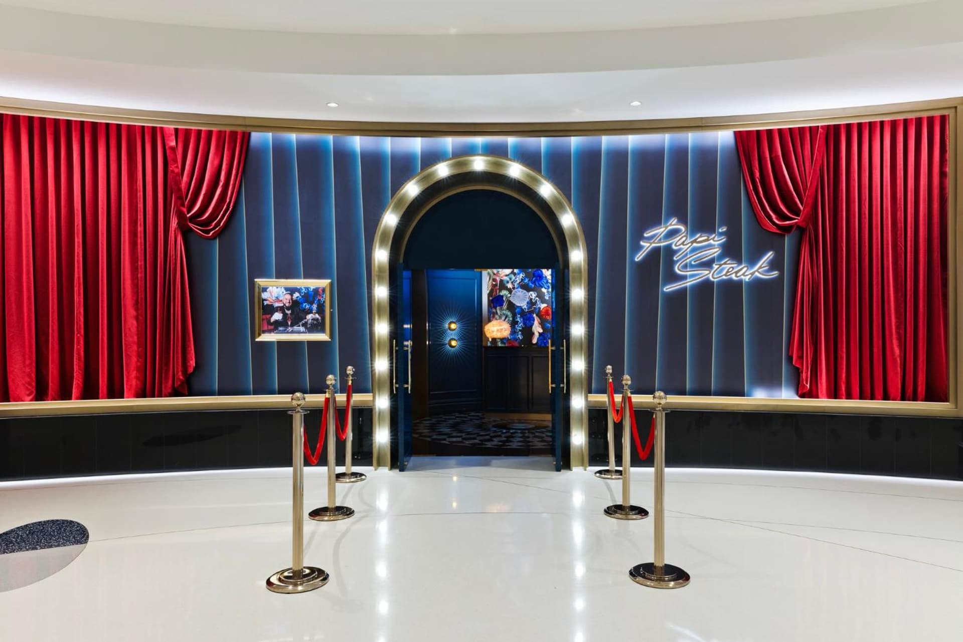 Fontainebleau Las Vegas, MICHELIN Key Award Hotel gallery photo in Las Vegas, NV — image 24