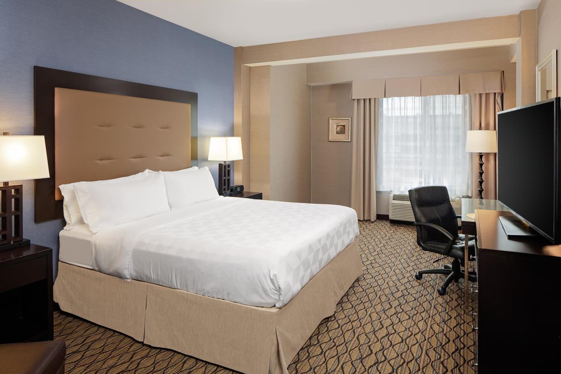 Holiday Inn Detroit Metro Airport by IHG gallery photo in Romulus, MI — image 40