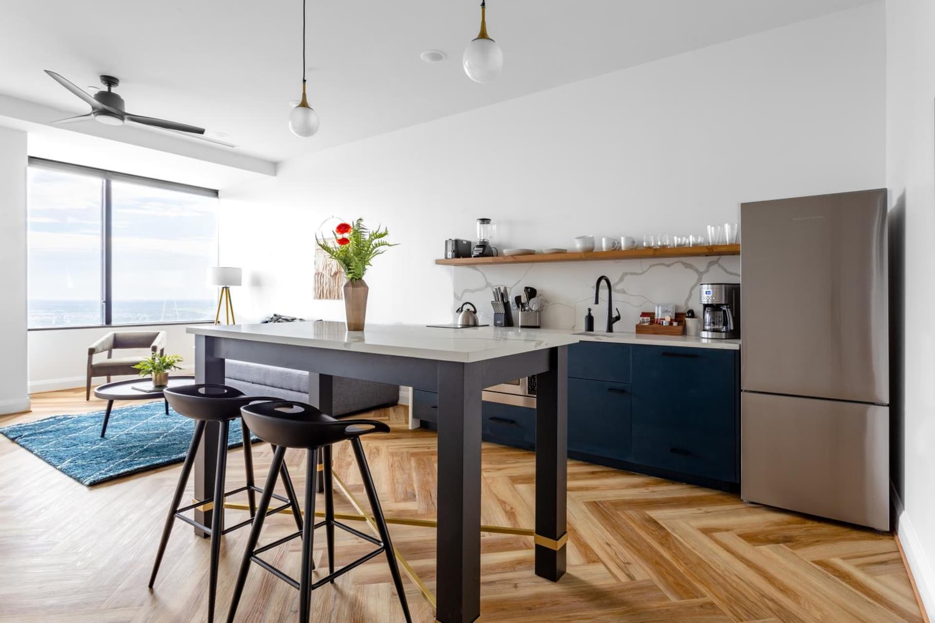 Mint House Dallas Downtown By Kasa full kitchen in Dallas, Texas