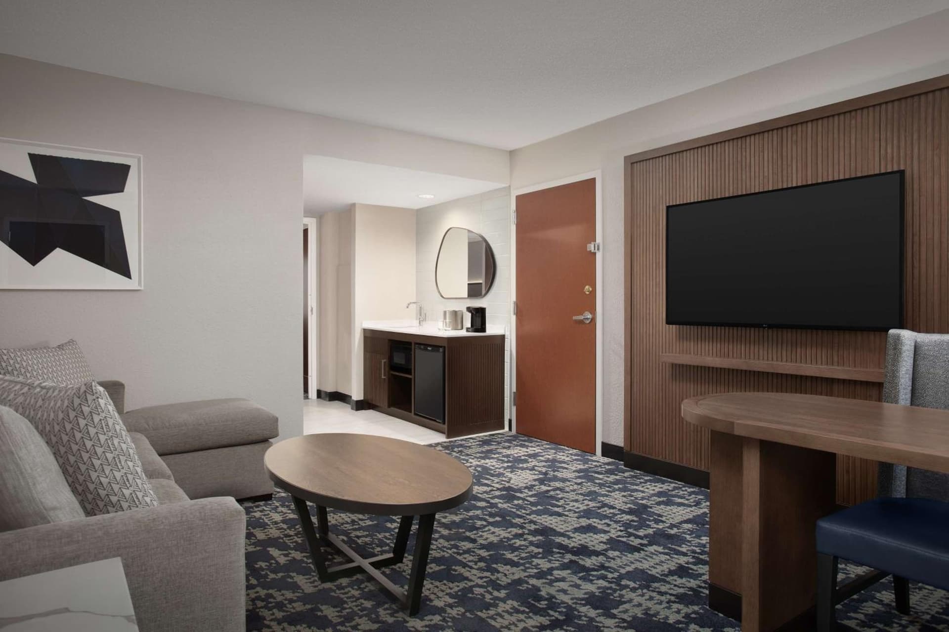 Embassy Suites by Hilton Dallas Near the Galleria gallery photo in Dallas, TX — image 8