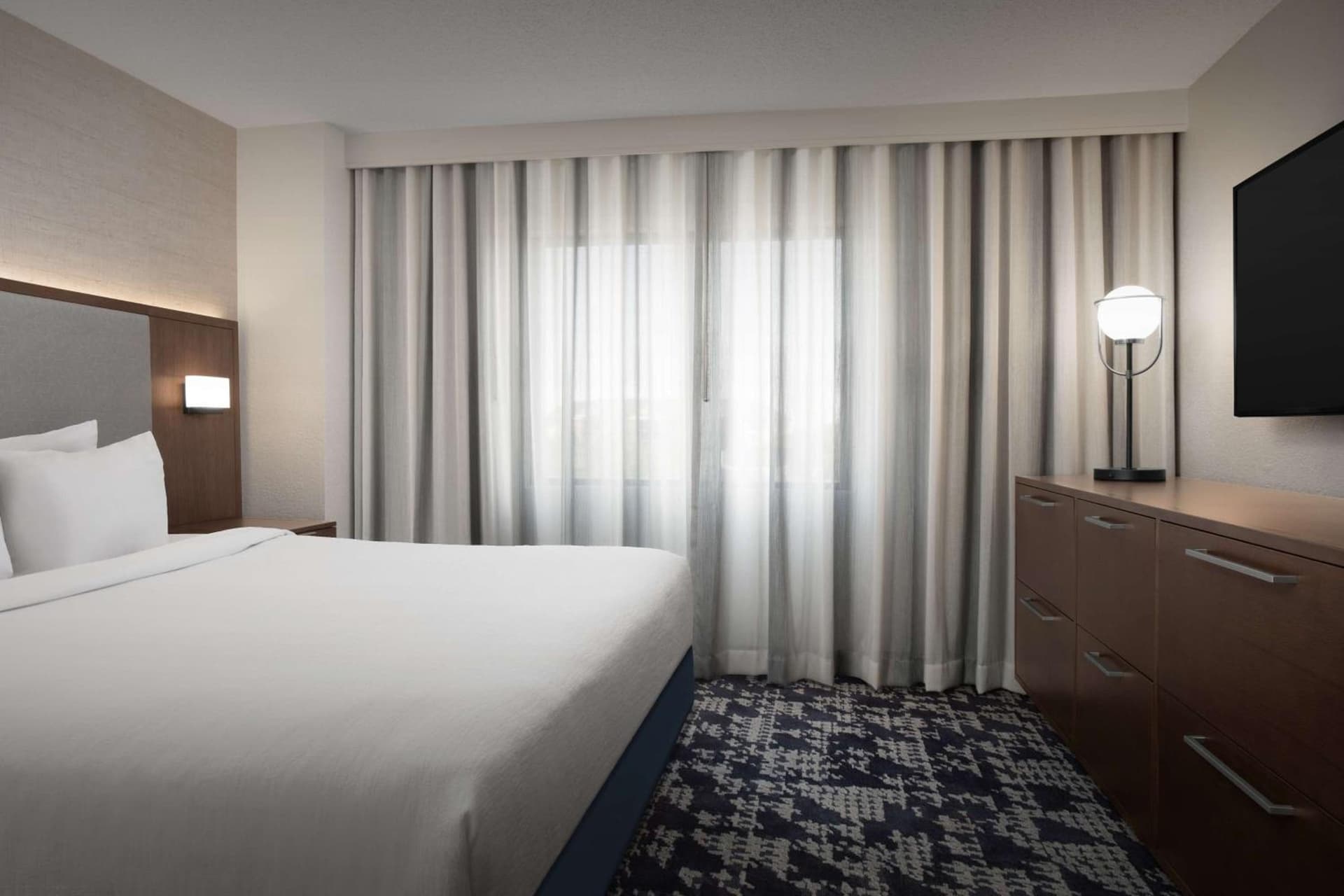 Embassy Suites by Hilton Dallas Near the Galleria gallery photo in Dallas, TX — image 4