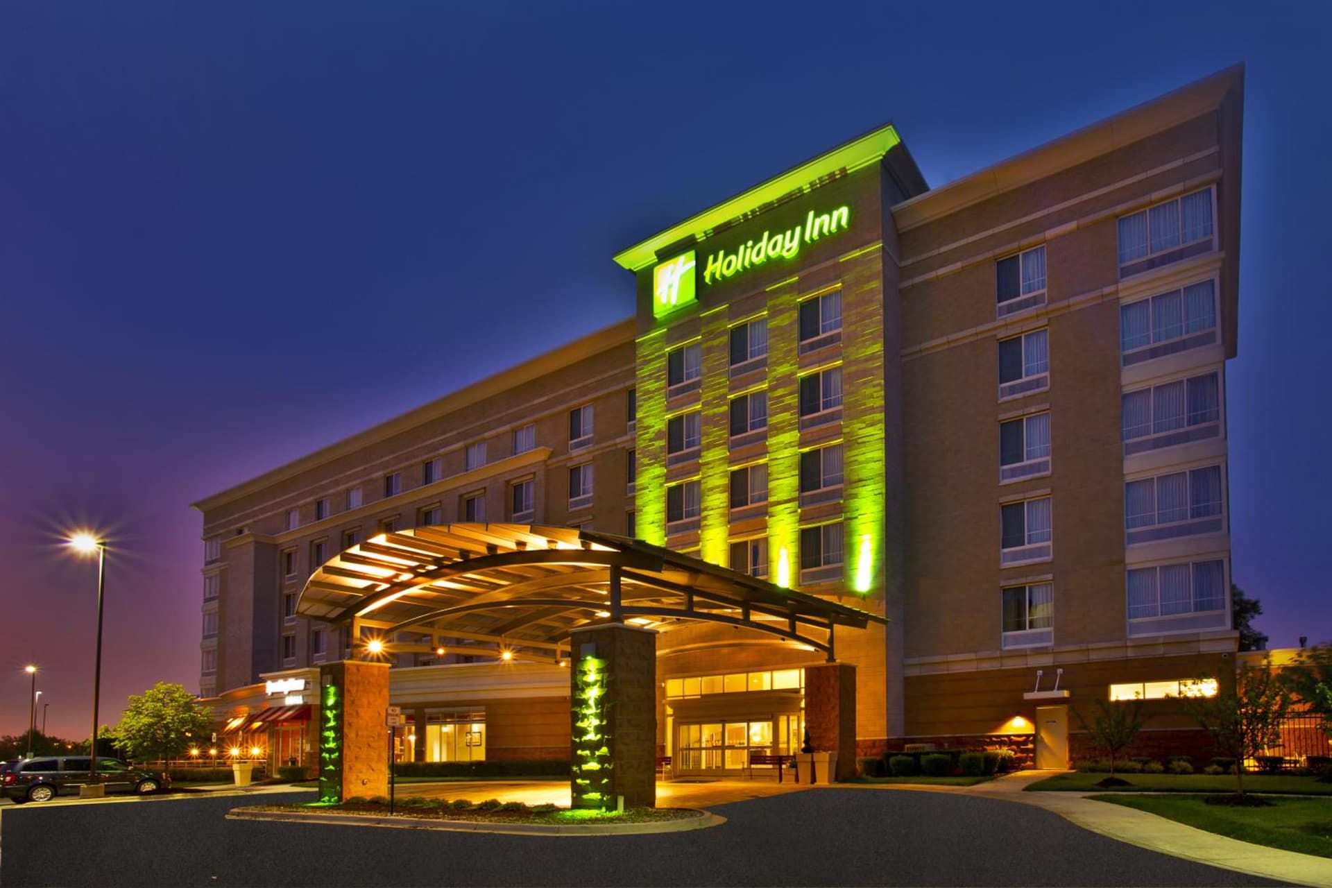 Holiday Inn Detroit Metro Airport by IHG — hotel in Belleville, Michigan